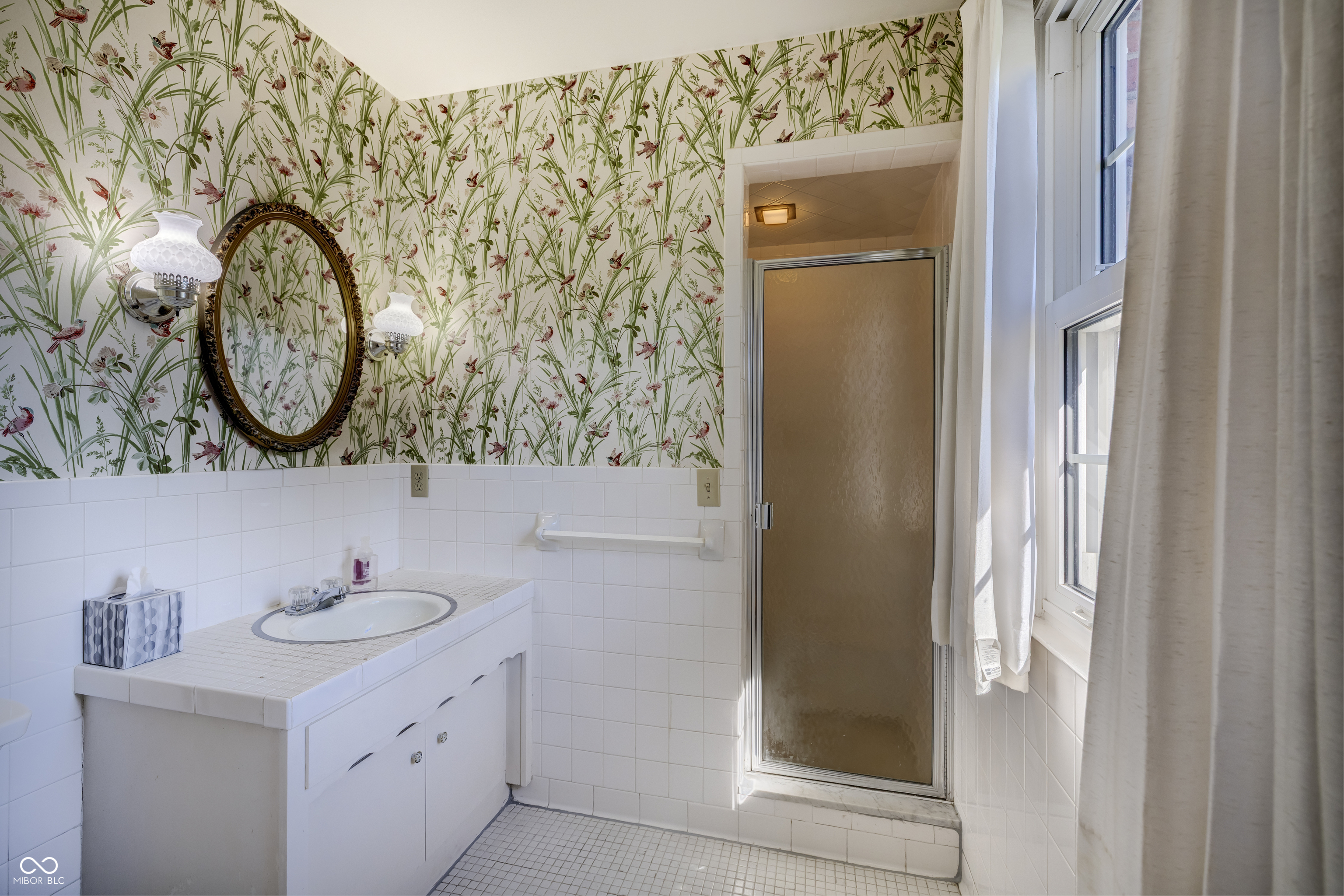 5504 Hawthorne Drive