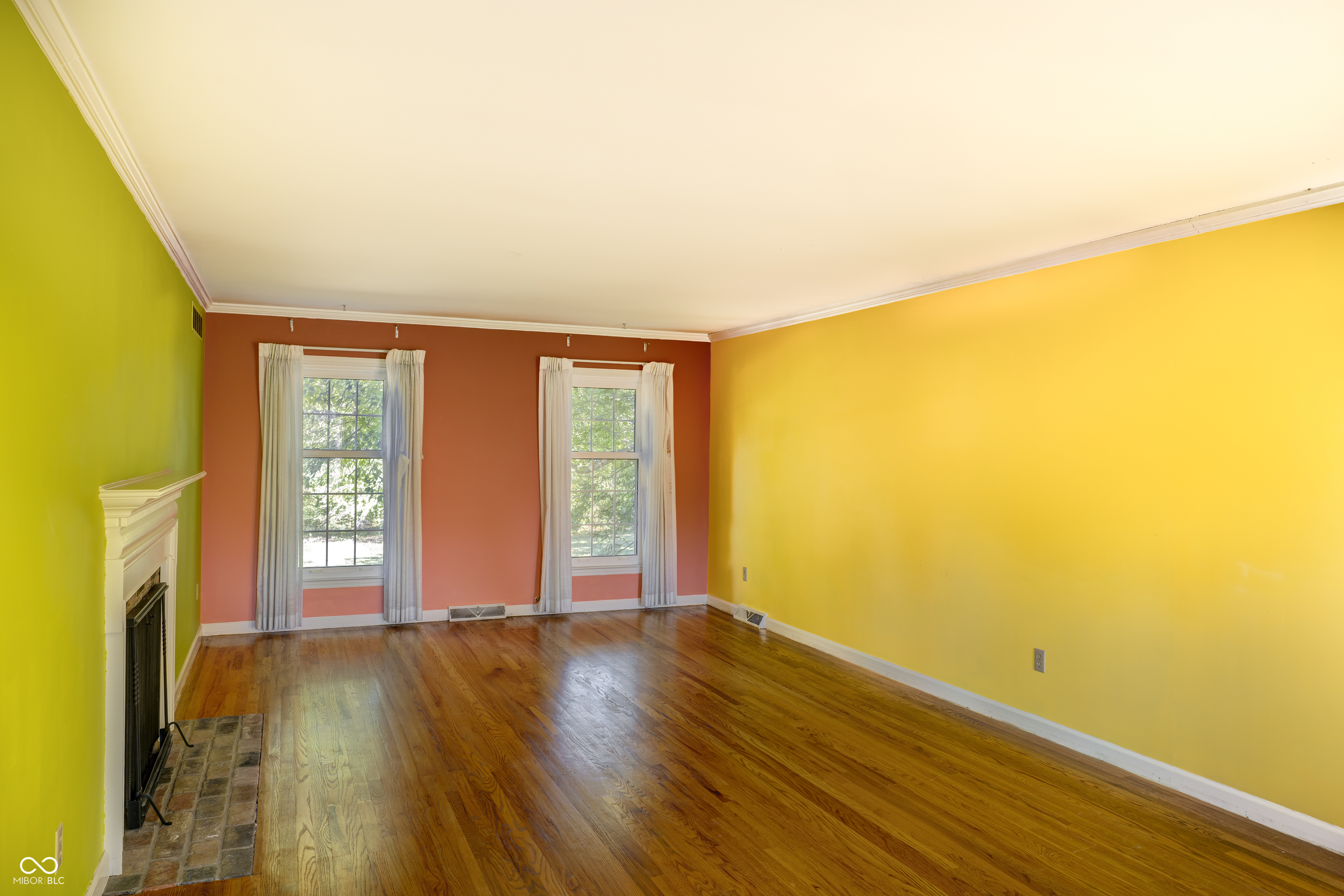 5504 Hawthorne Drive