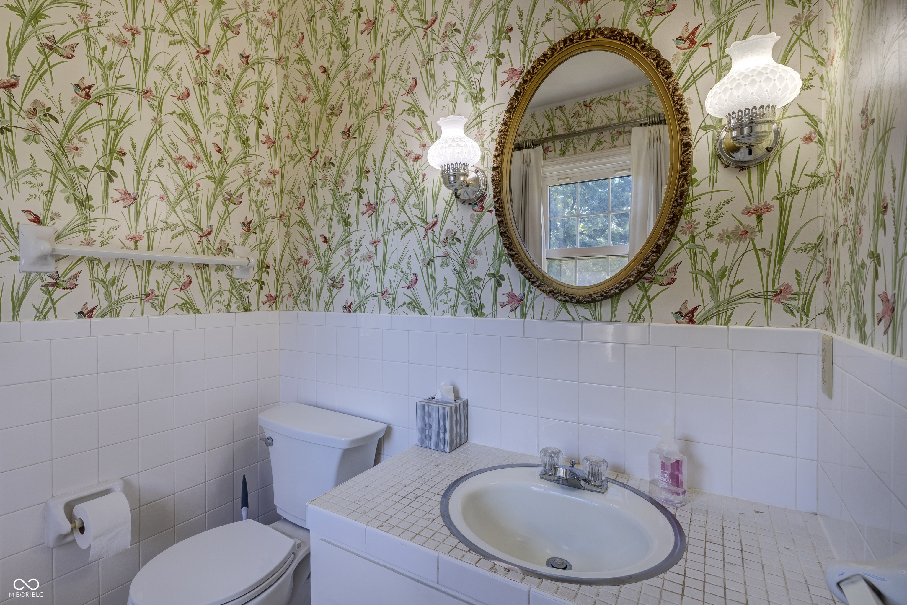 5504 Hawthorne Drive