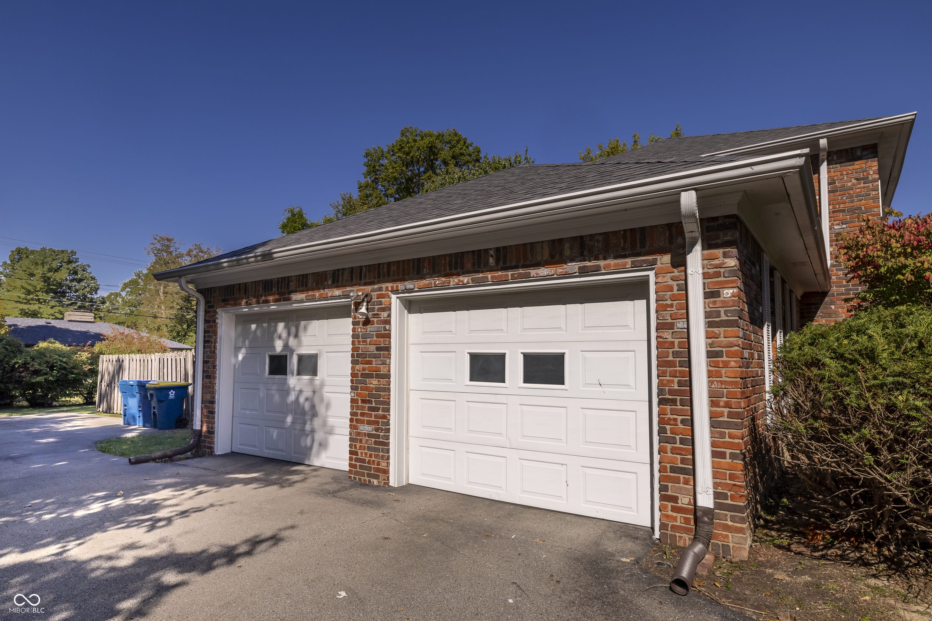 5504 Hawthorne Drive