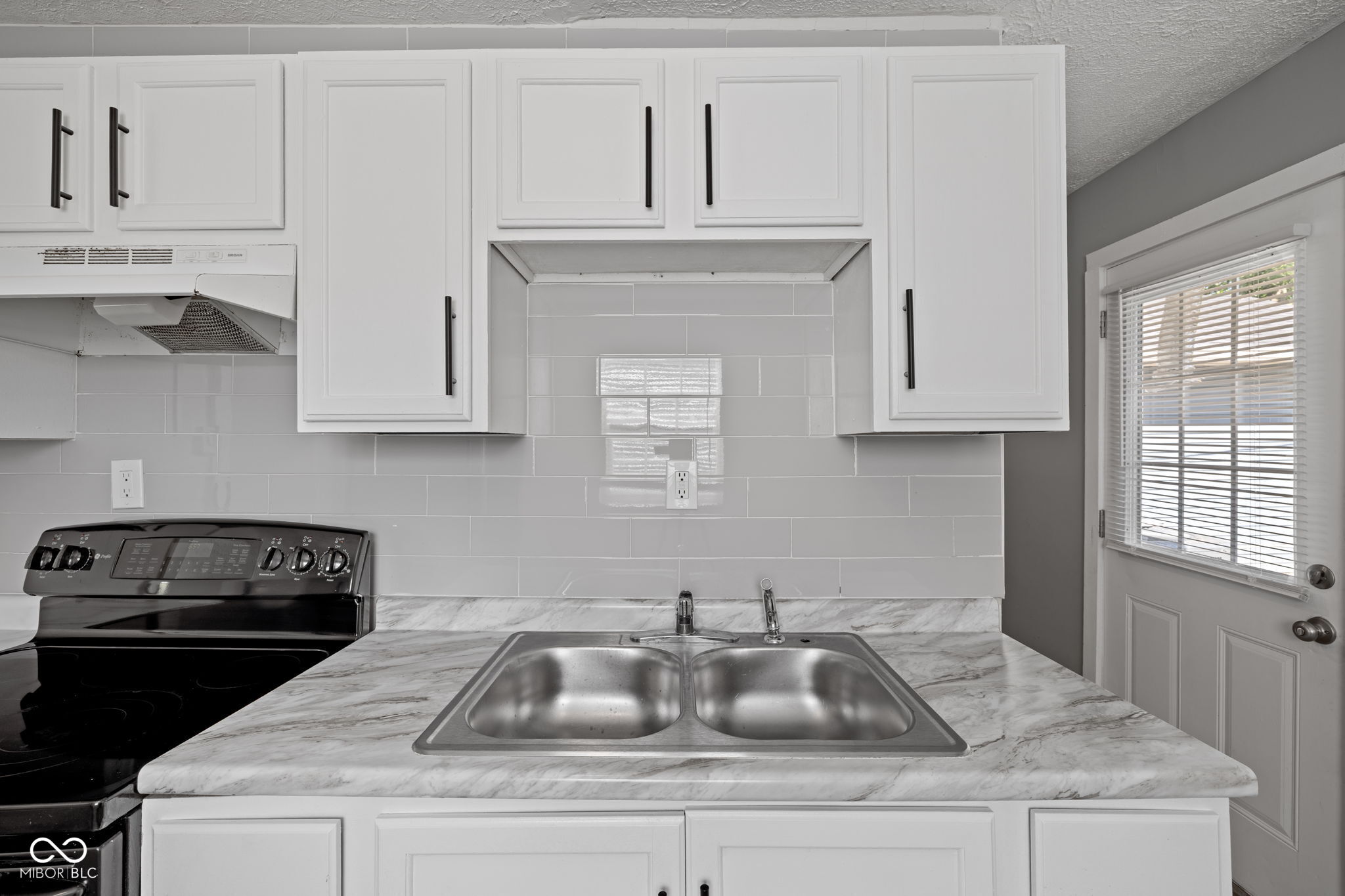 3239 N Colorado Avenue