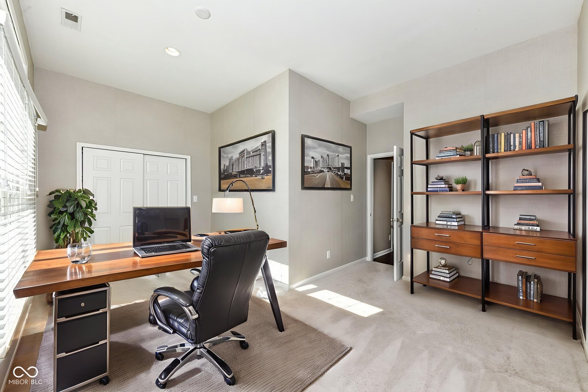 2484 Royal Boulevard