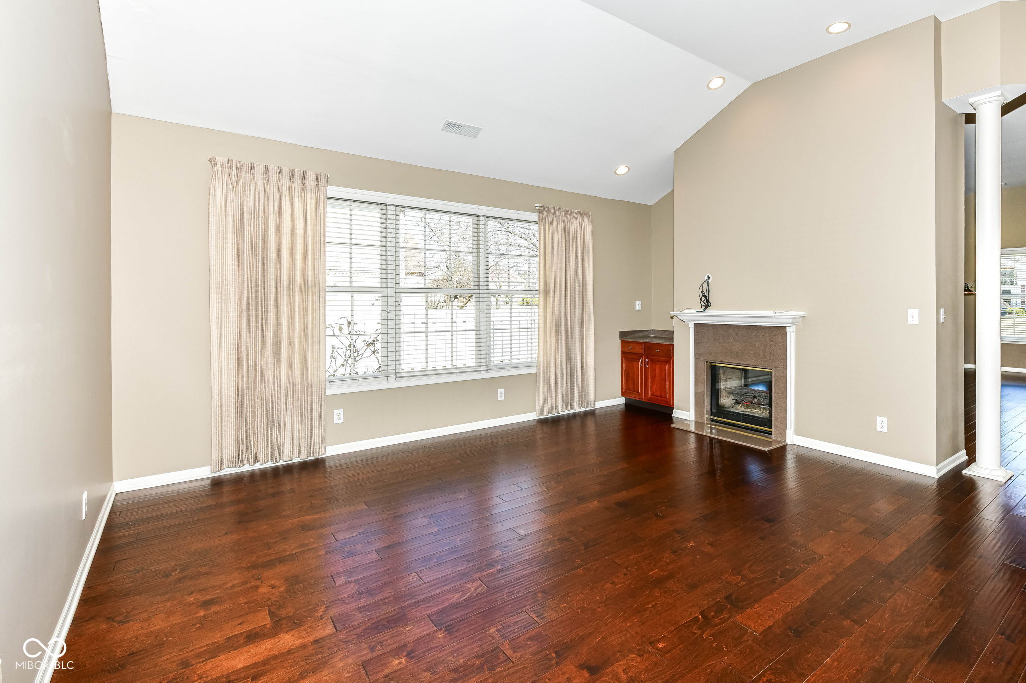 2484 Royal Boulevard