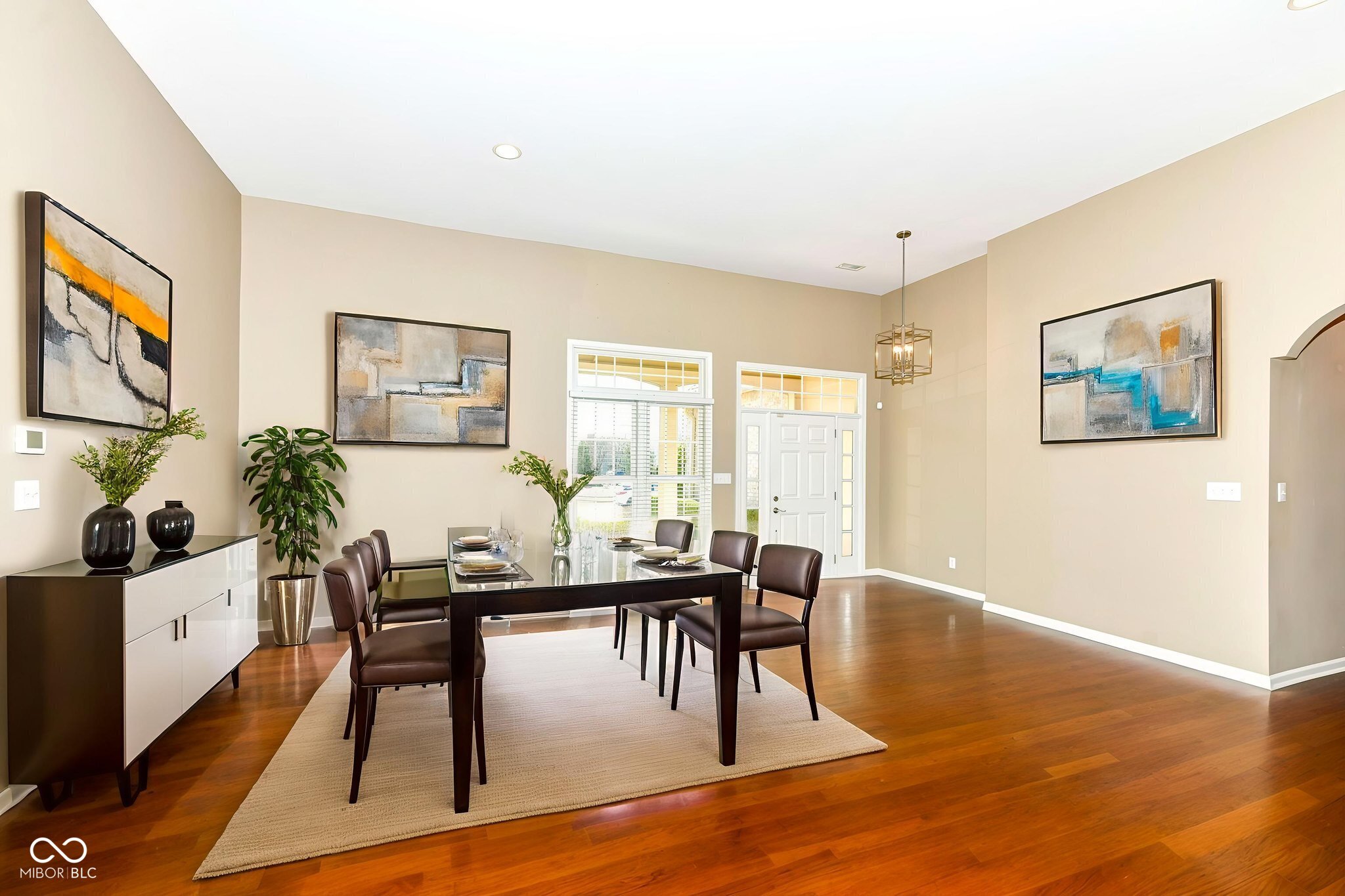 2484 Royal Boulevard