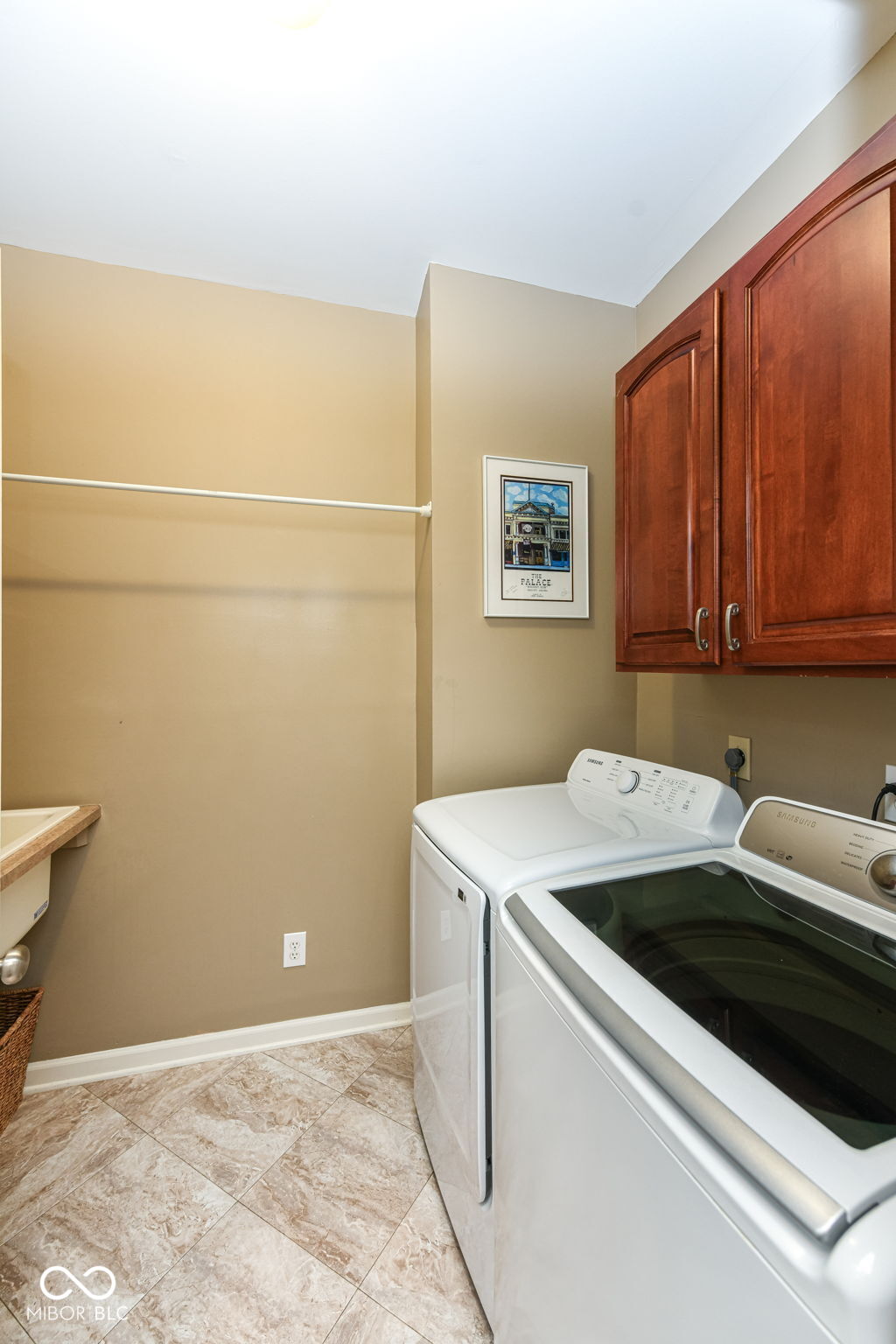 2484 Royal Boulevard