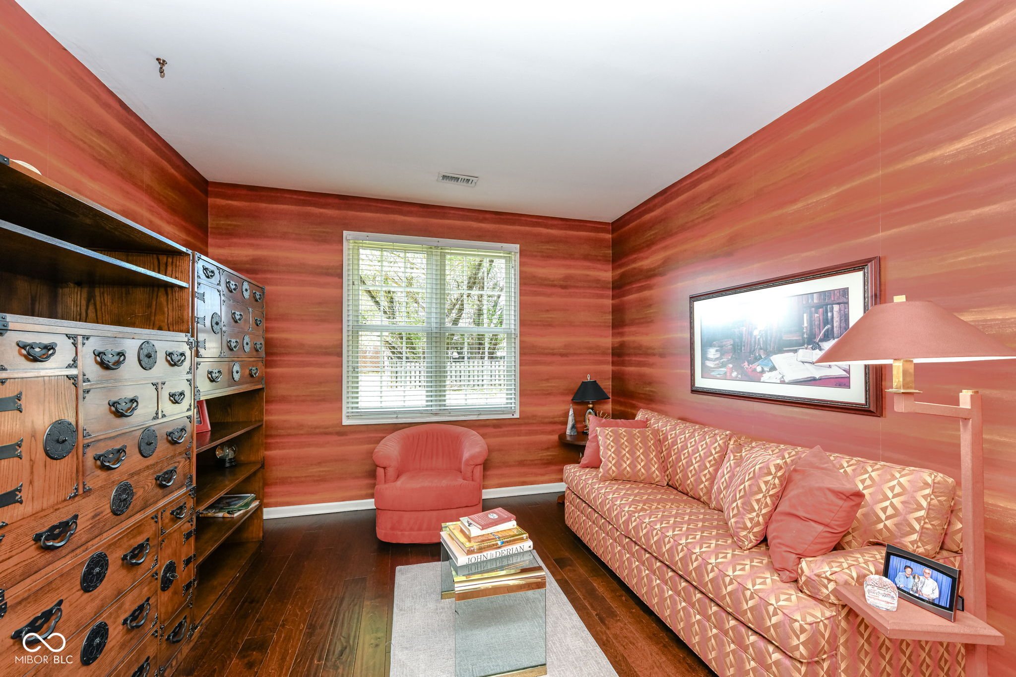 2484 Royal Boulevard