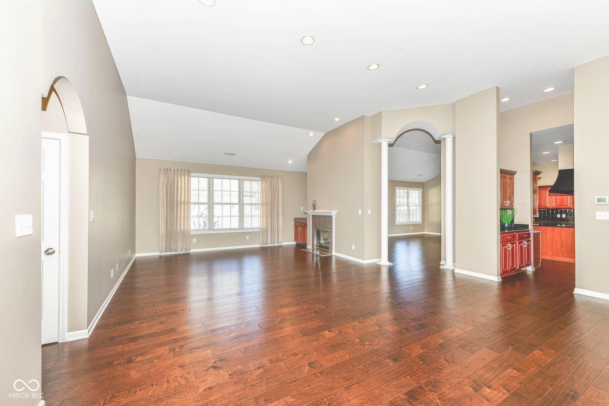 2484 Royal Boulevard