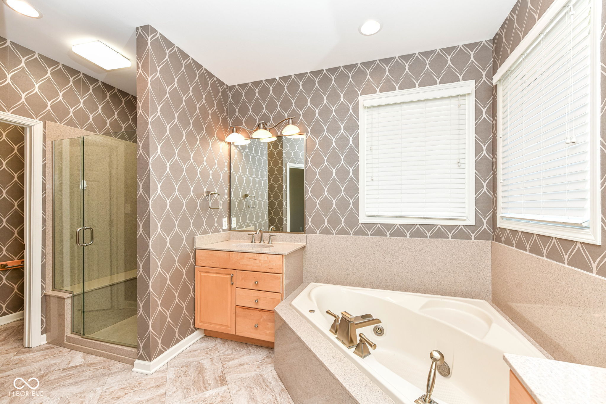 2484 Royal Boulevard