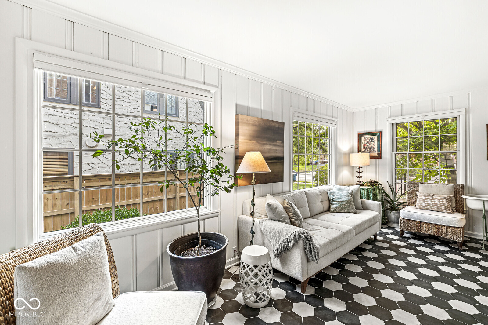 5421 N Washington Boulevard