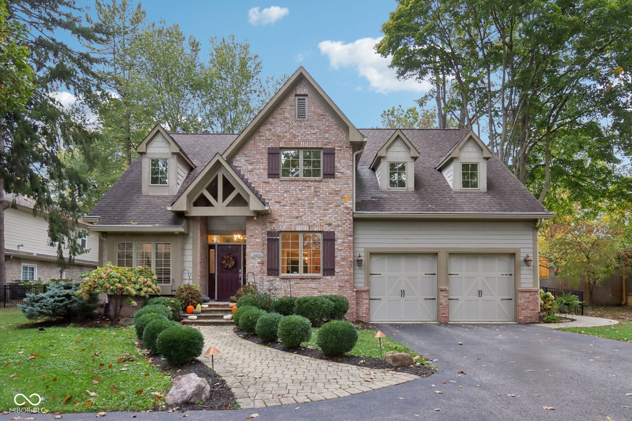 8418 N College Avenue