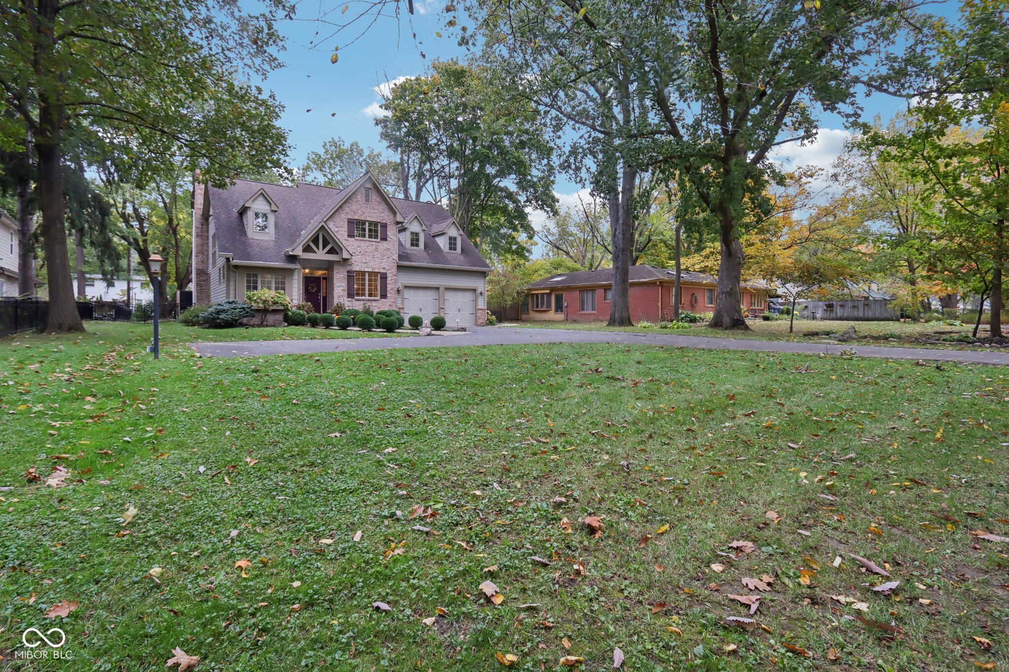 8418 N College Avenue