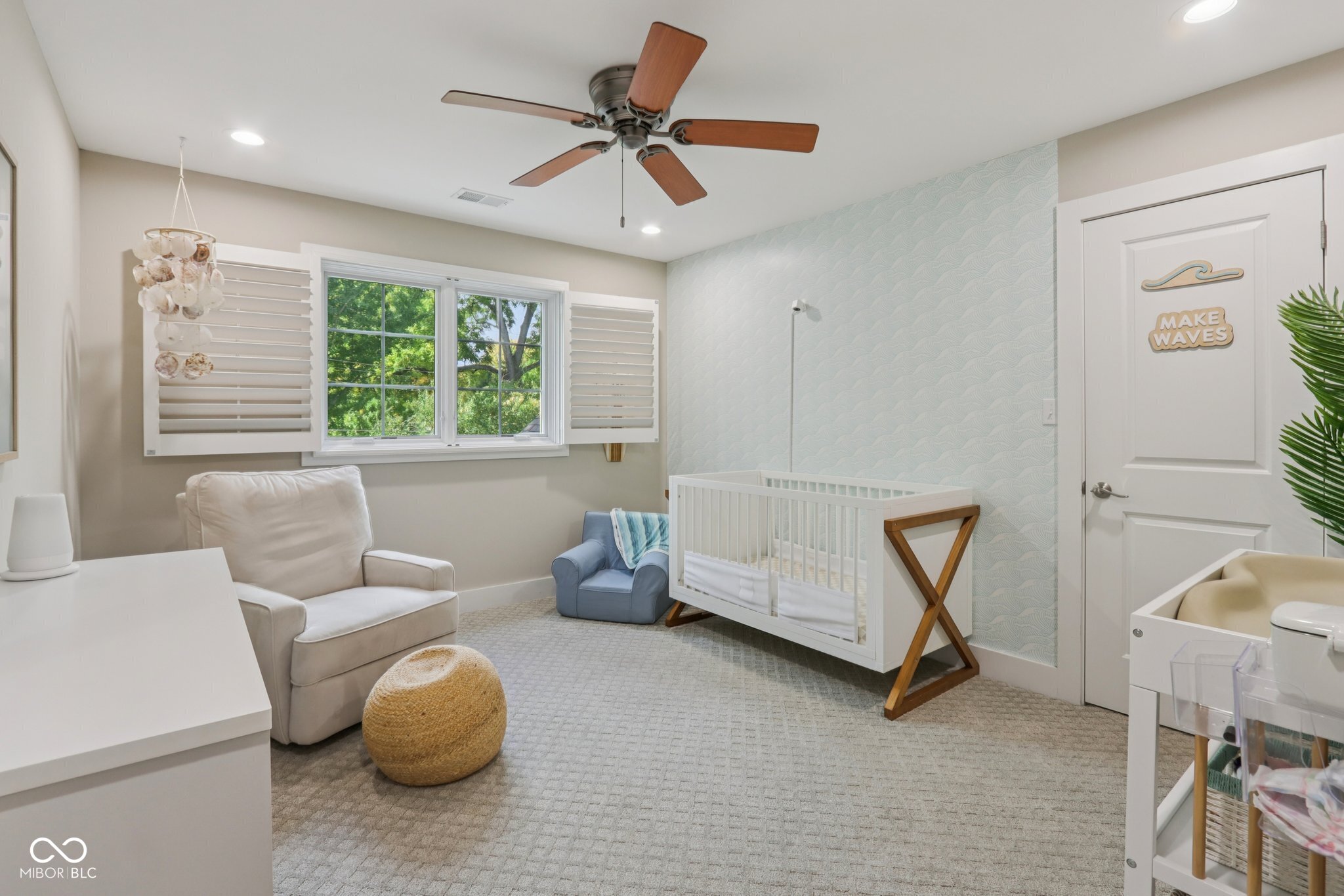 8418 N College Avenue