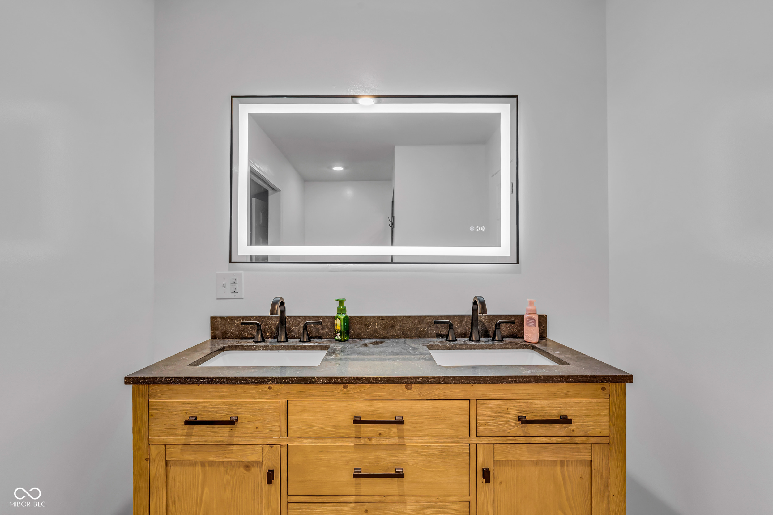 13908 W Daleville Road