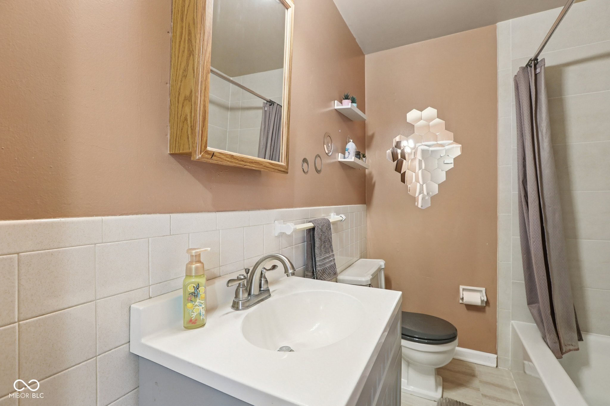 1901 N Ritter Avenue