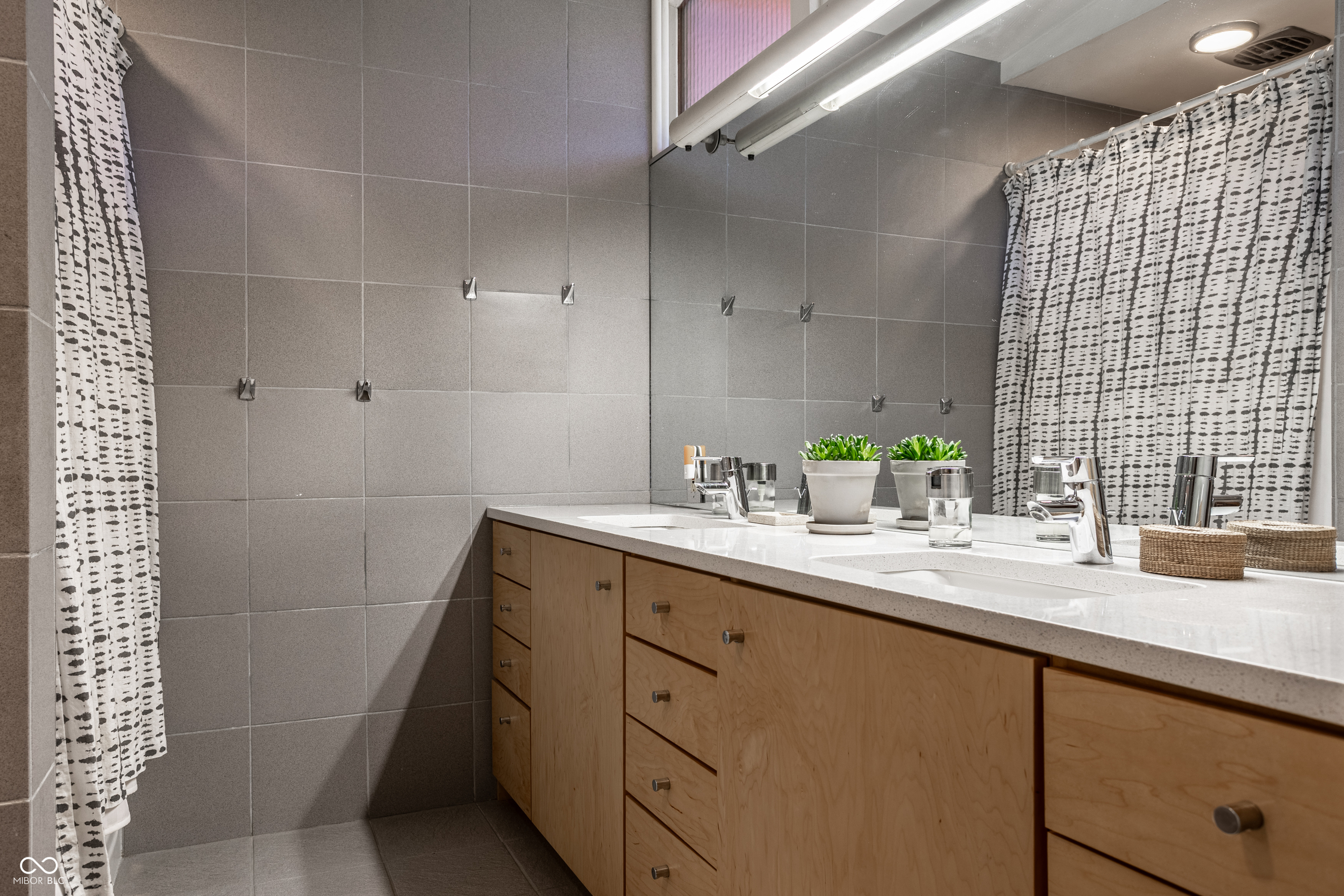 4305 N Meridian Street