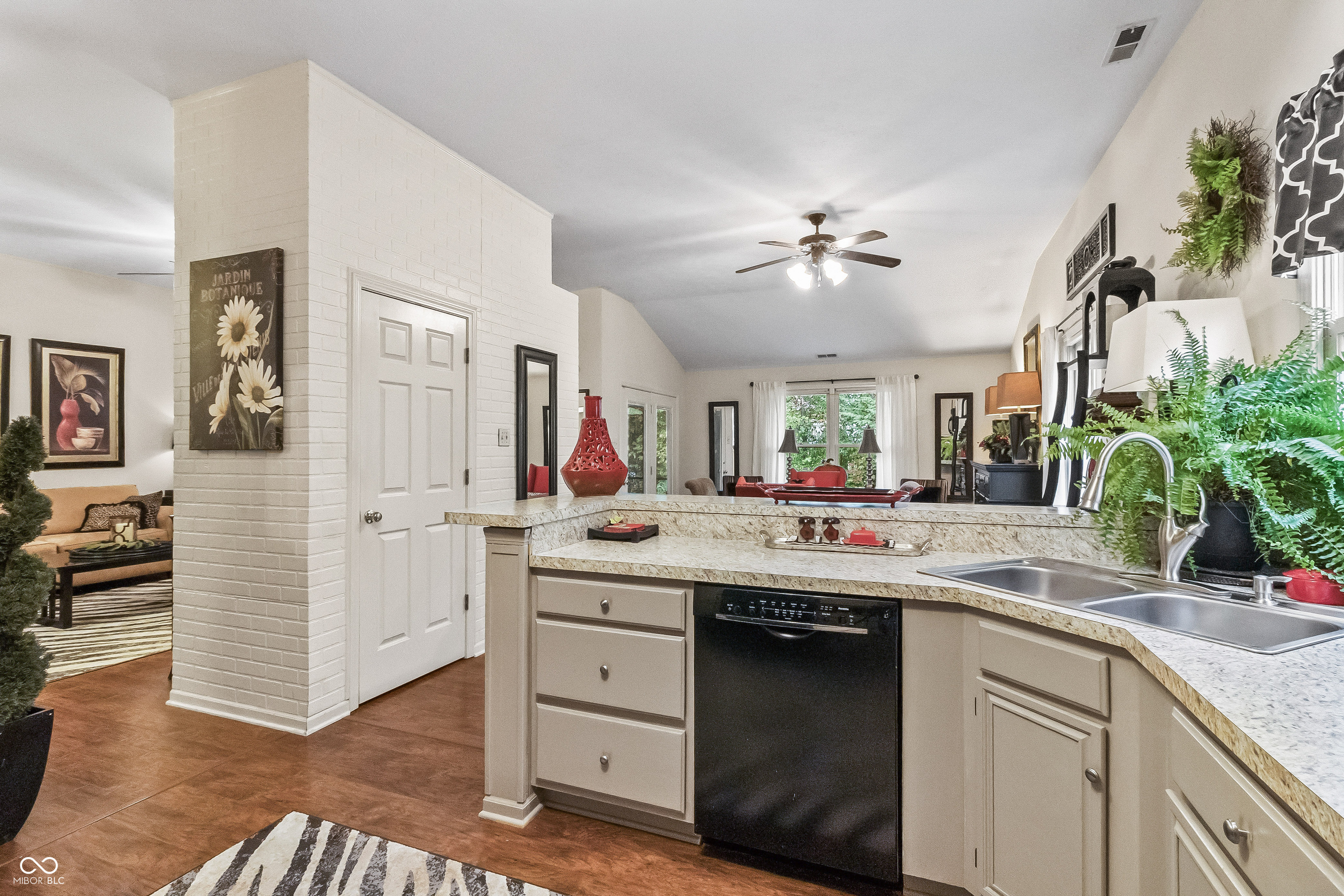 7818 Chesapeake Drive W