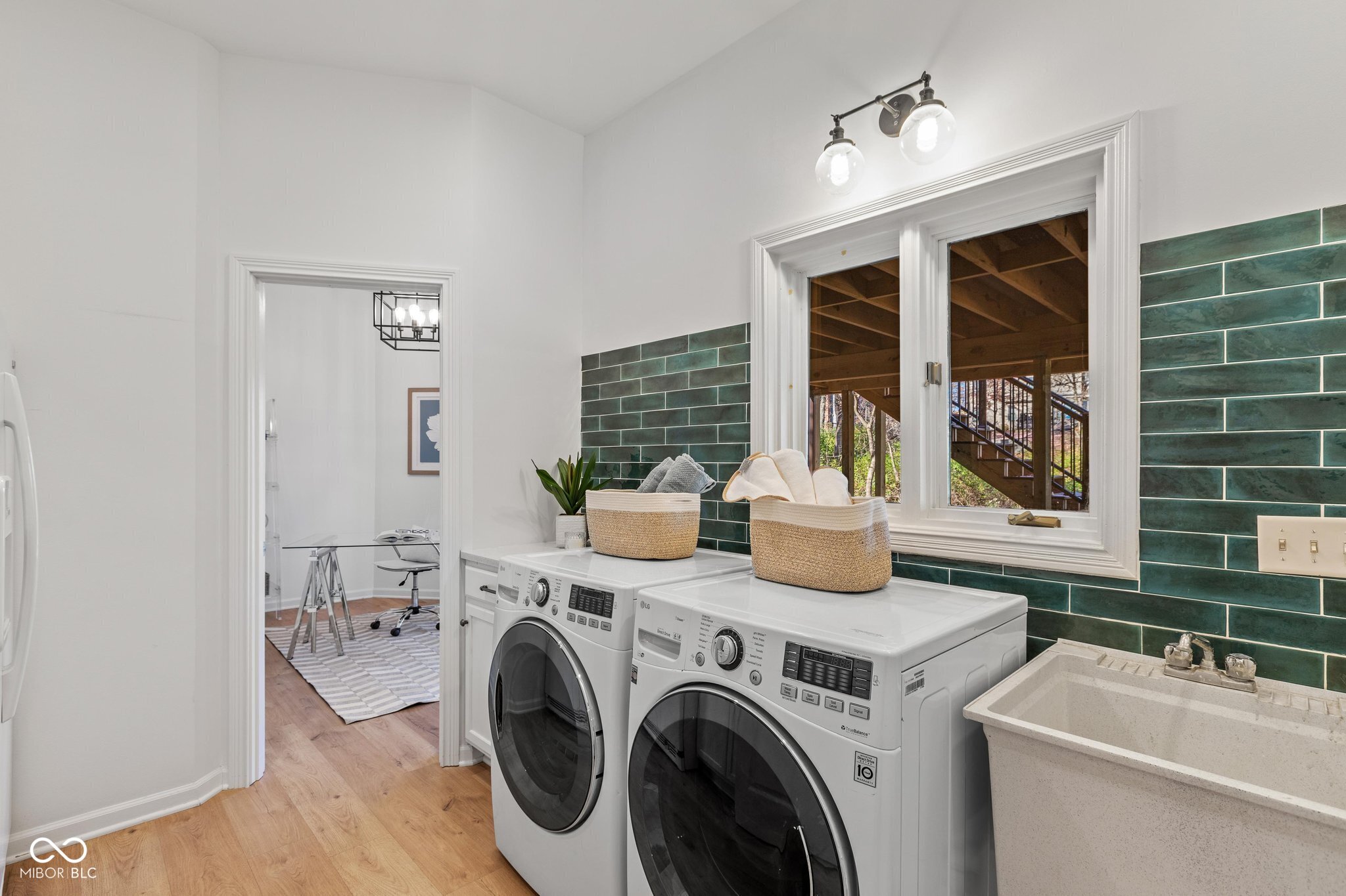 9056 Ridgecreek Drive