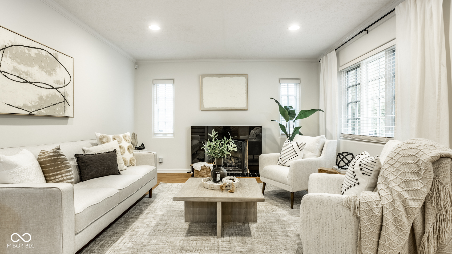 5680 N Delaware Street