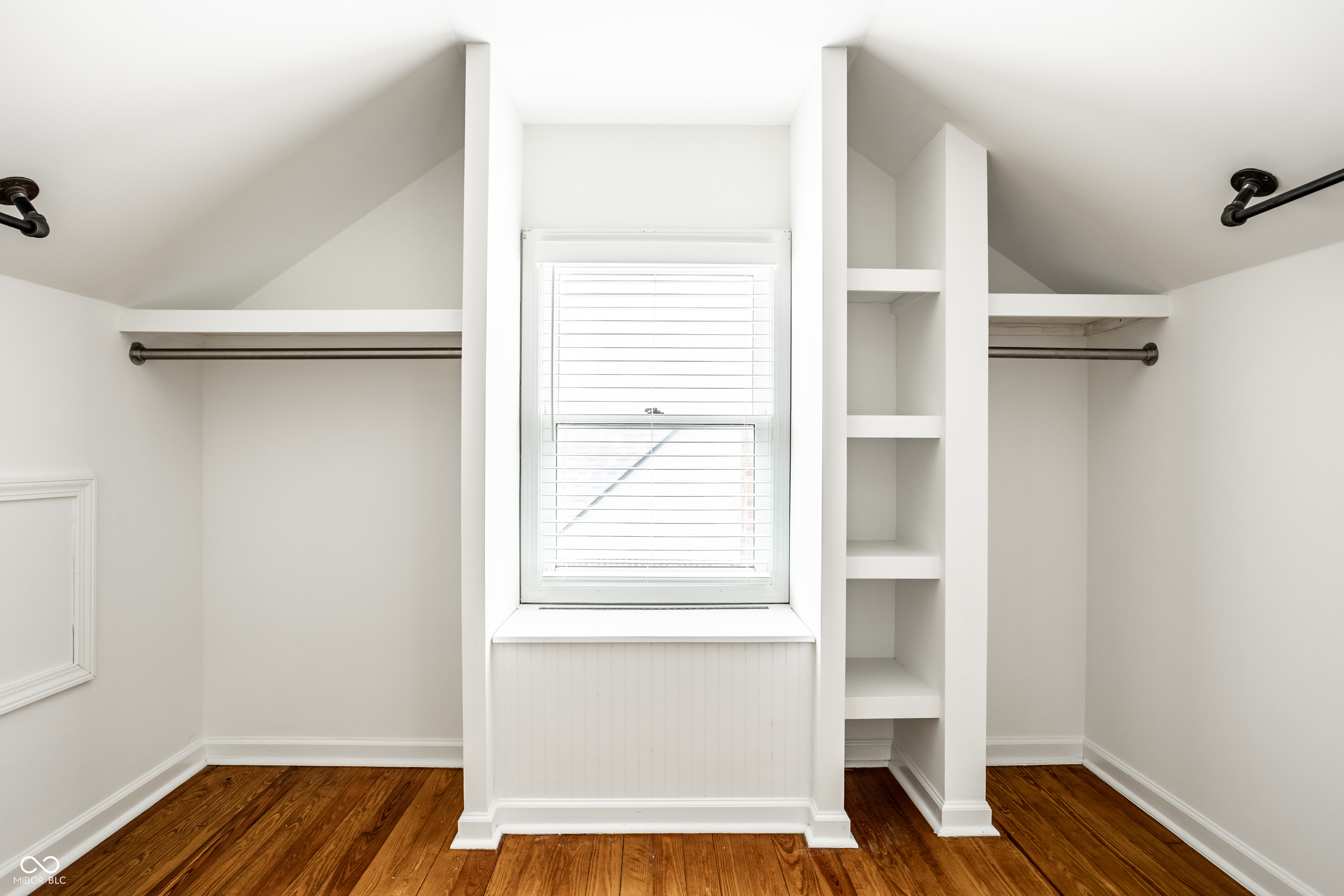 5680 N Delaware Street