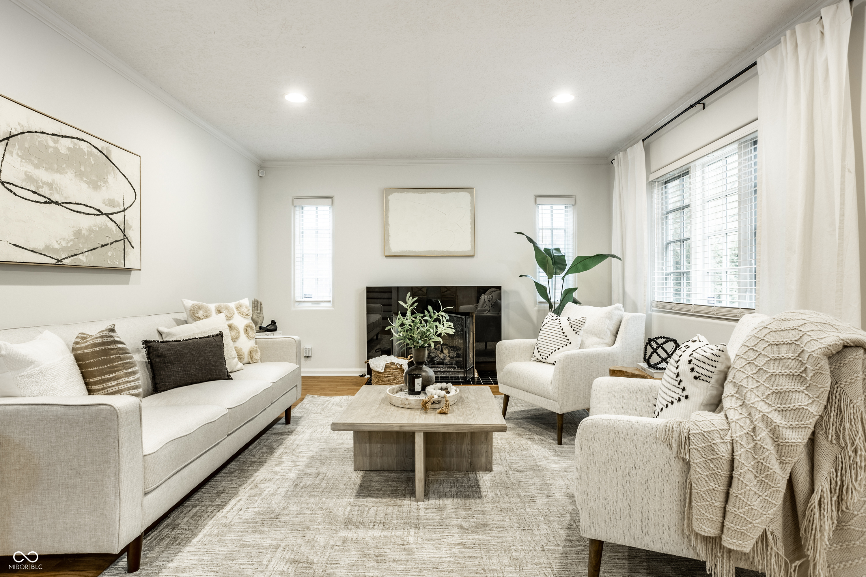 5680 N Delaware Street