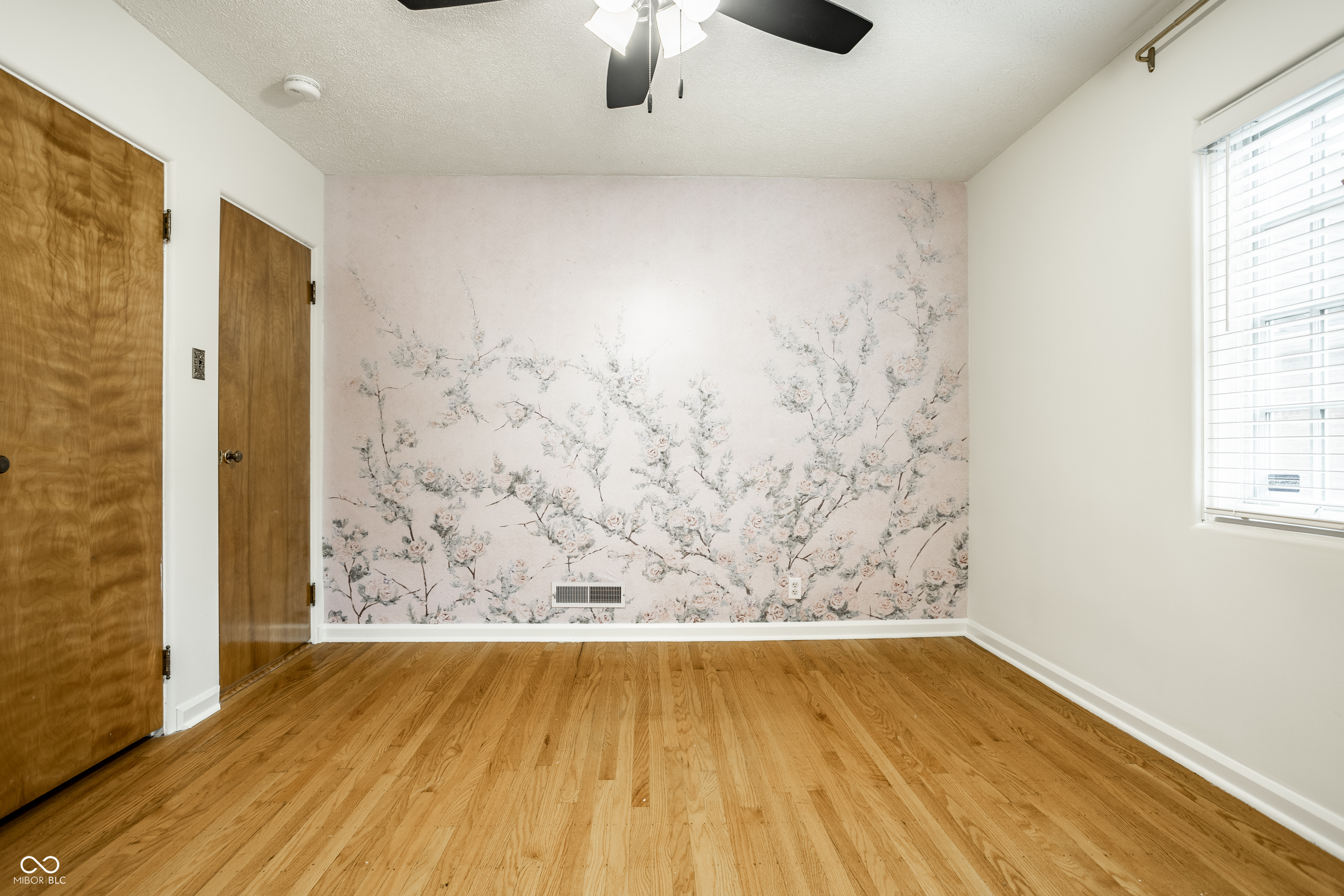 5680 N Delaware Street