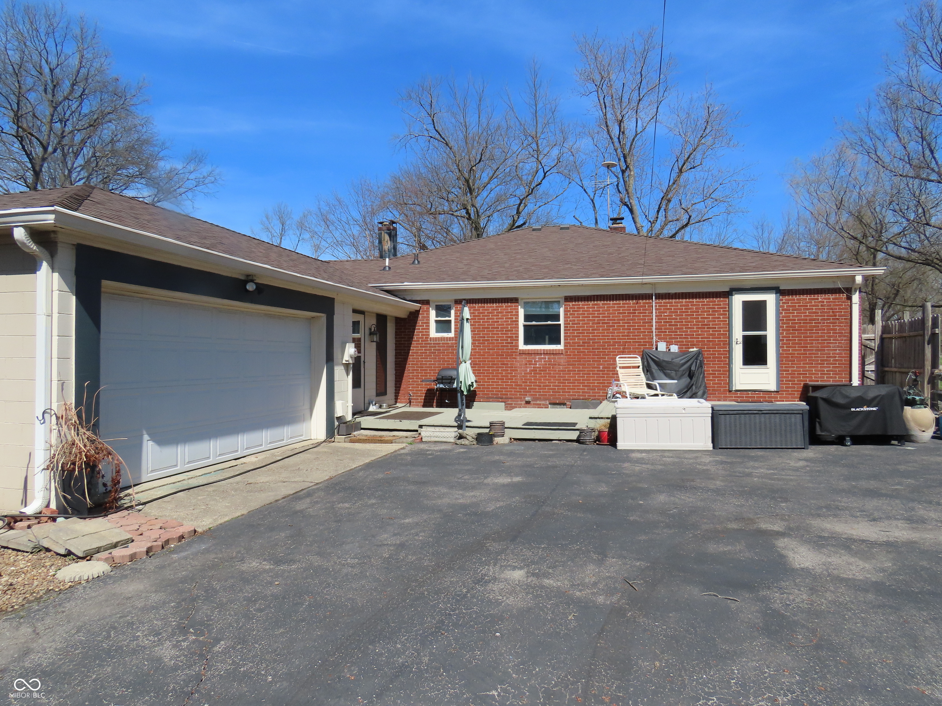 3711 E 57th Street