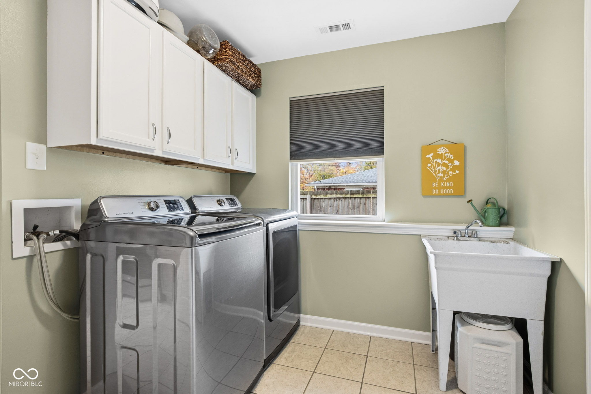 8607 N Washington Boulevard