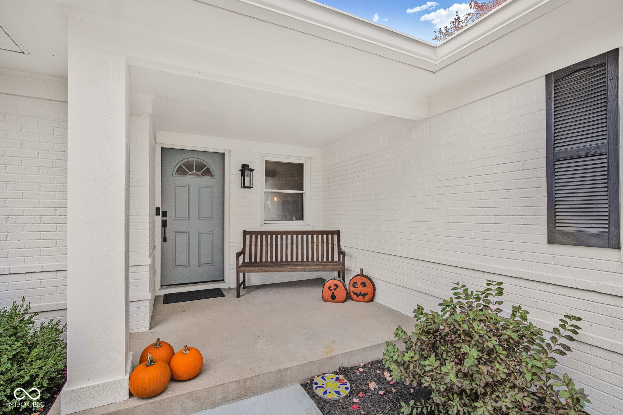 8607 N Washington Boulevard