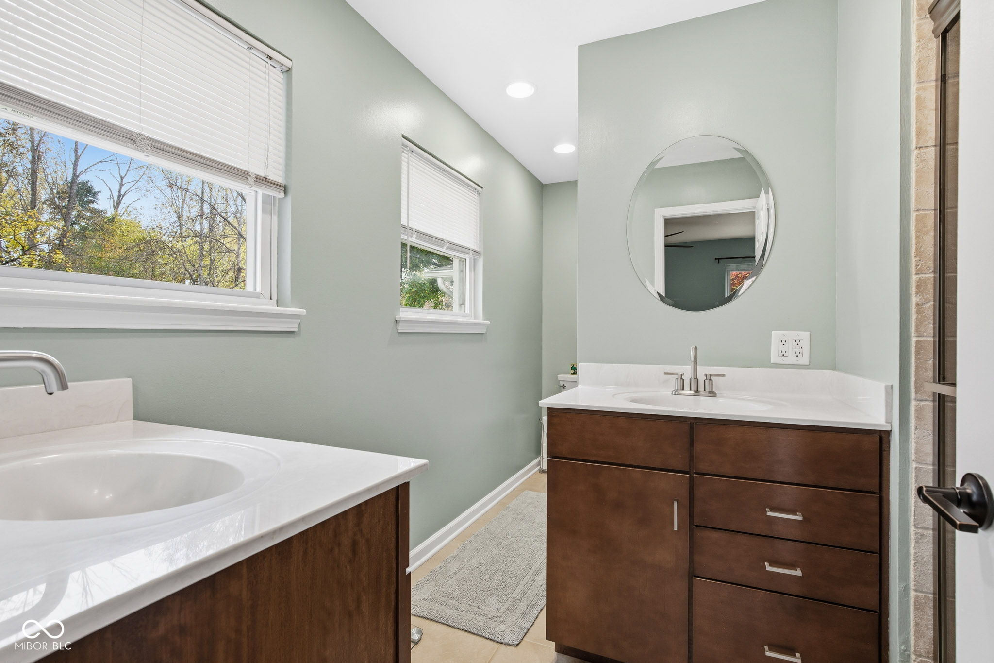 8607 N Washington Boulevard