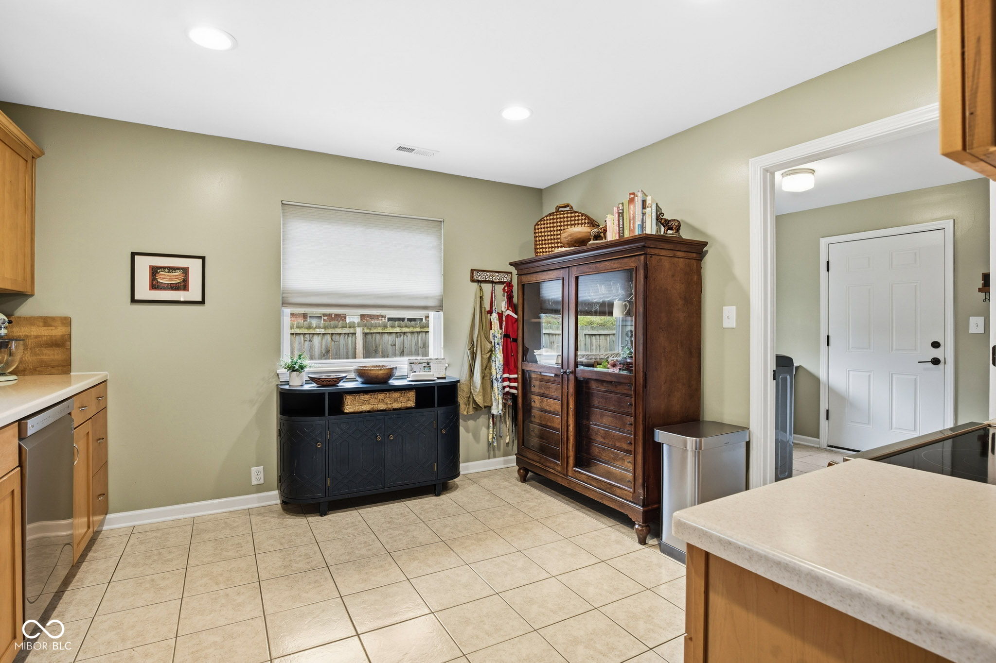 8607 N Washington Boulevard