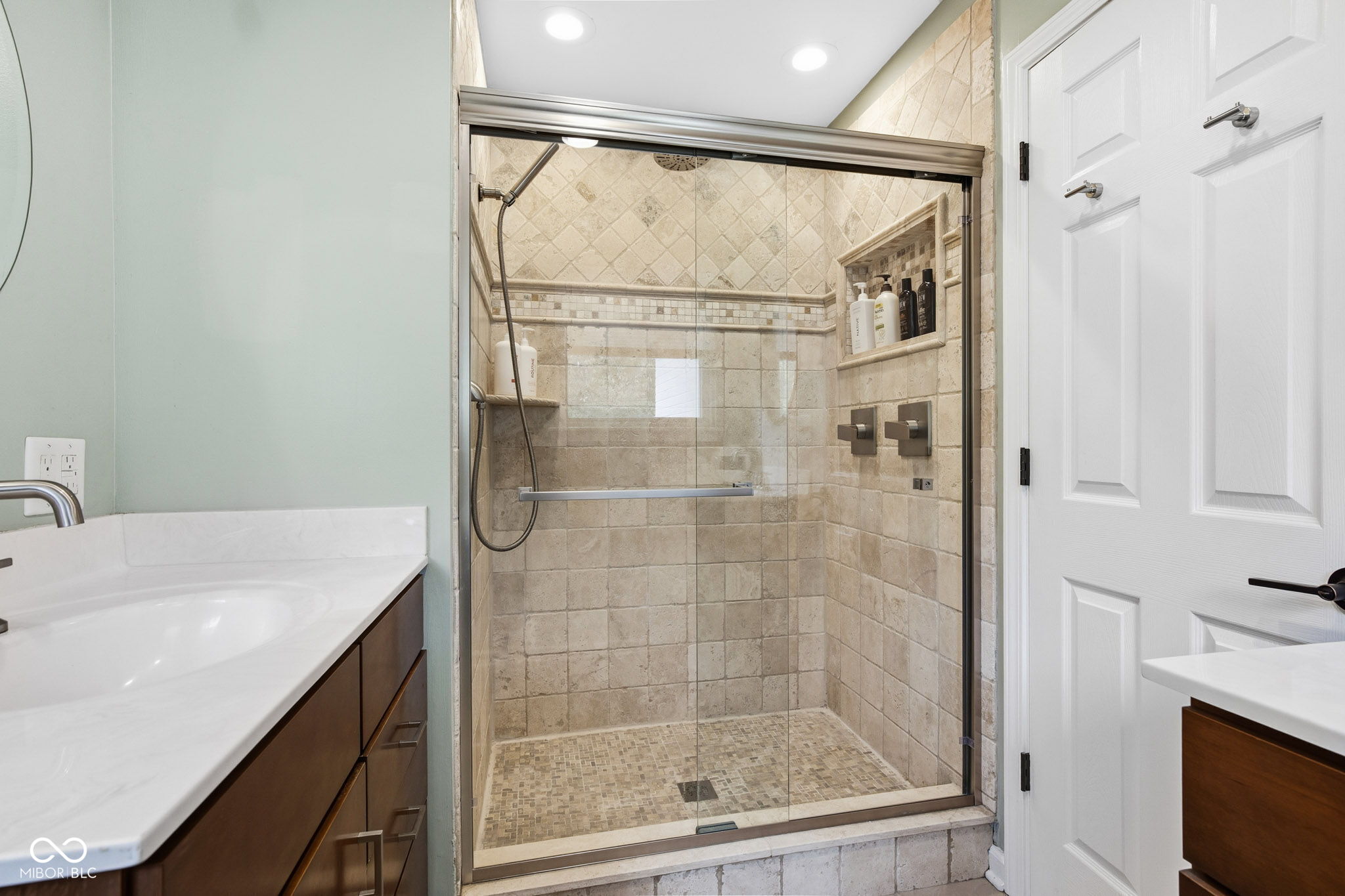 8607 N Washington Boulevard