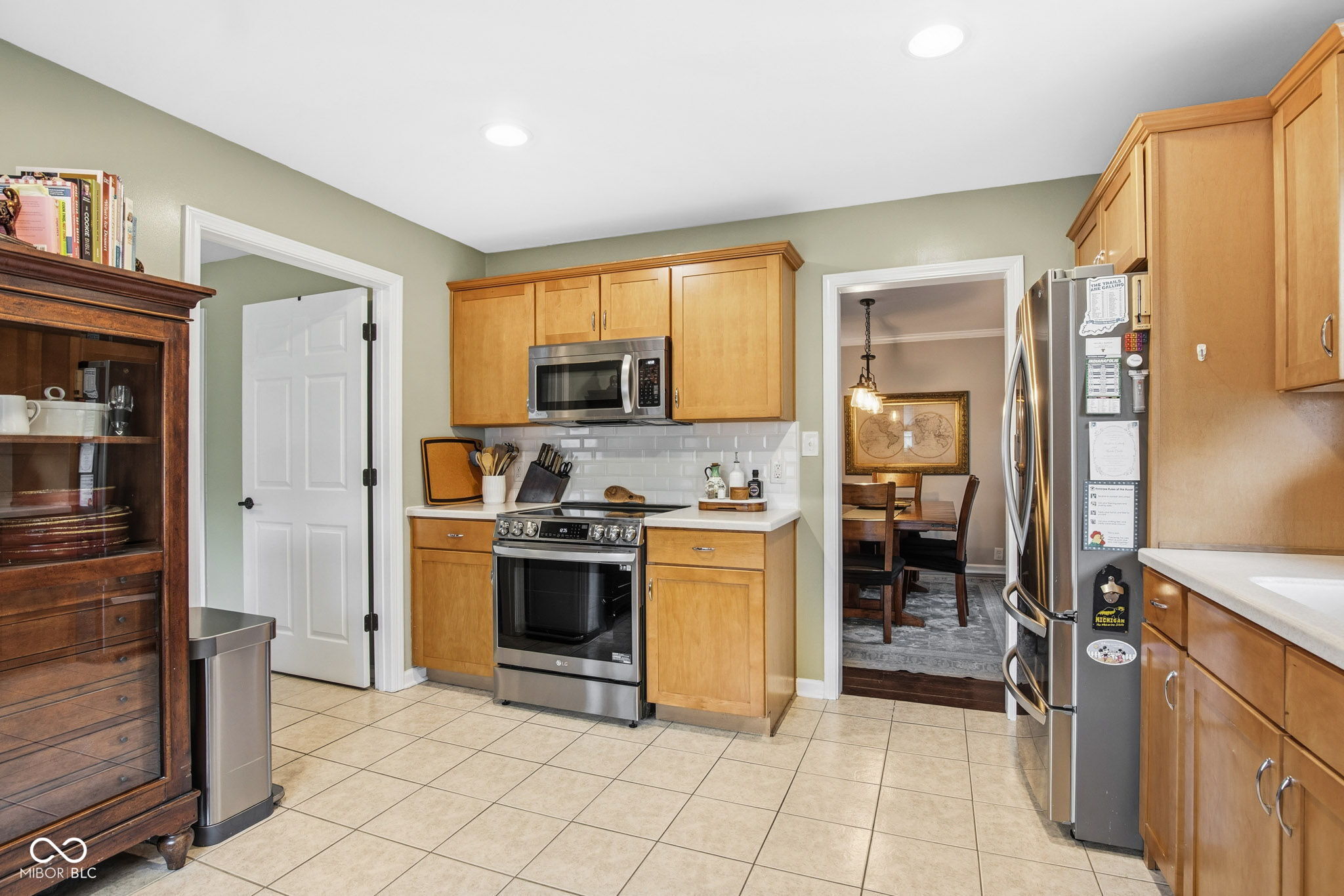 8607 N Washington Boulevard