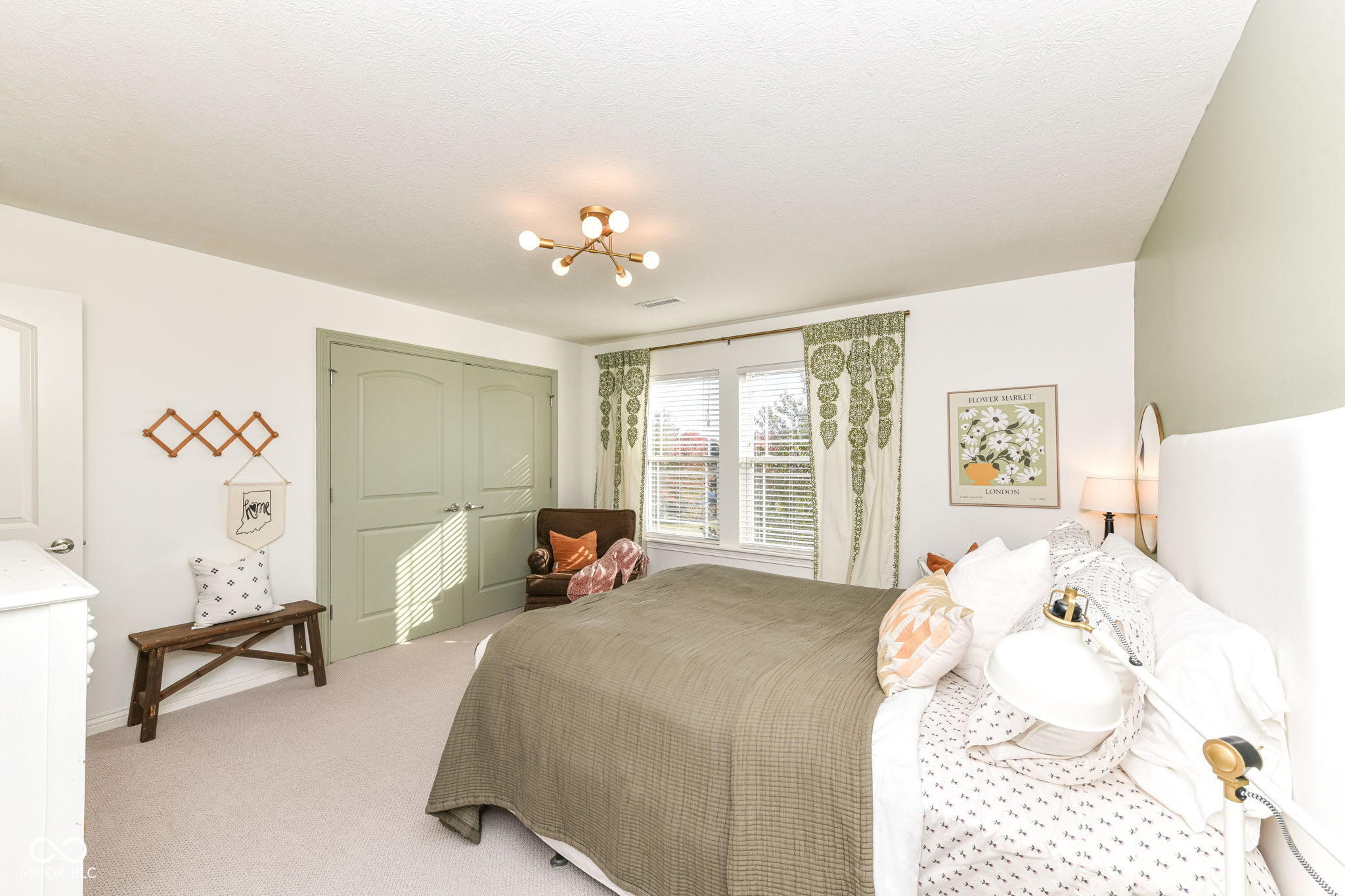 11046 Chapel Park Drive N