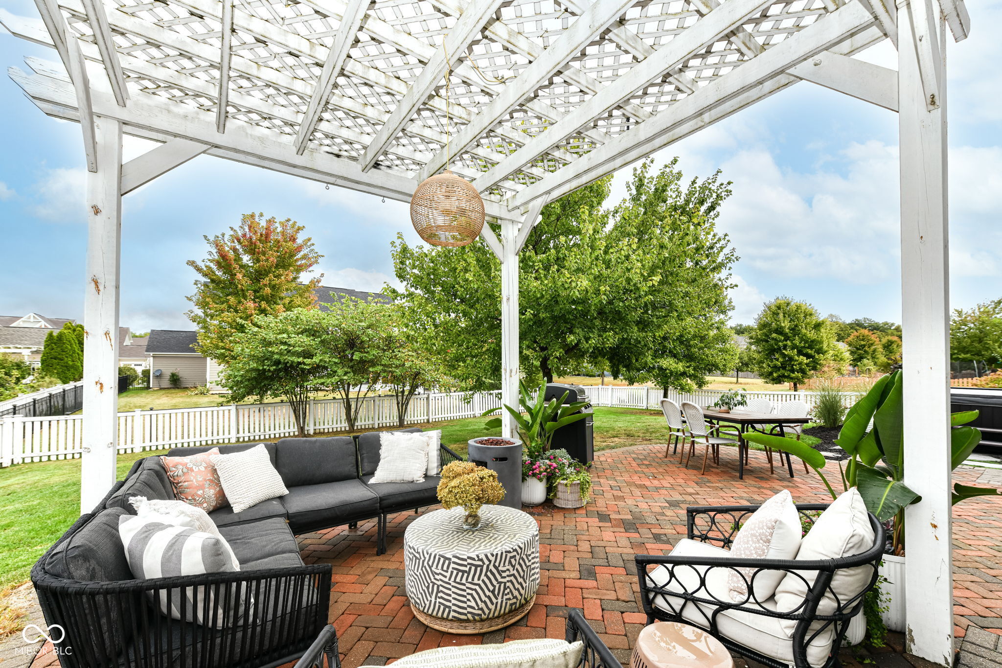 11046 Chapel Park Drive N