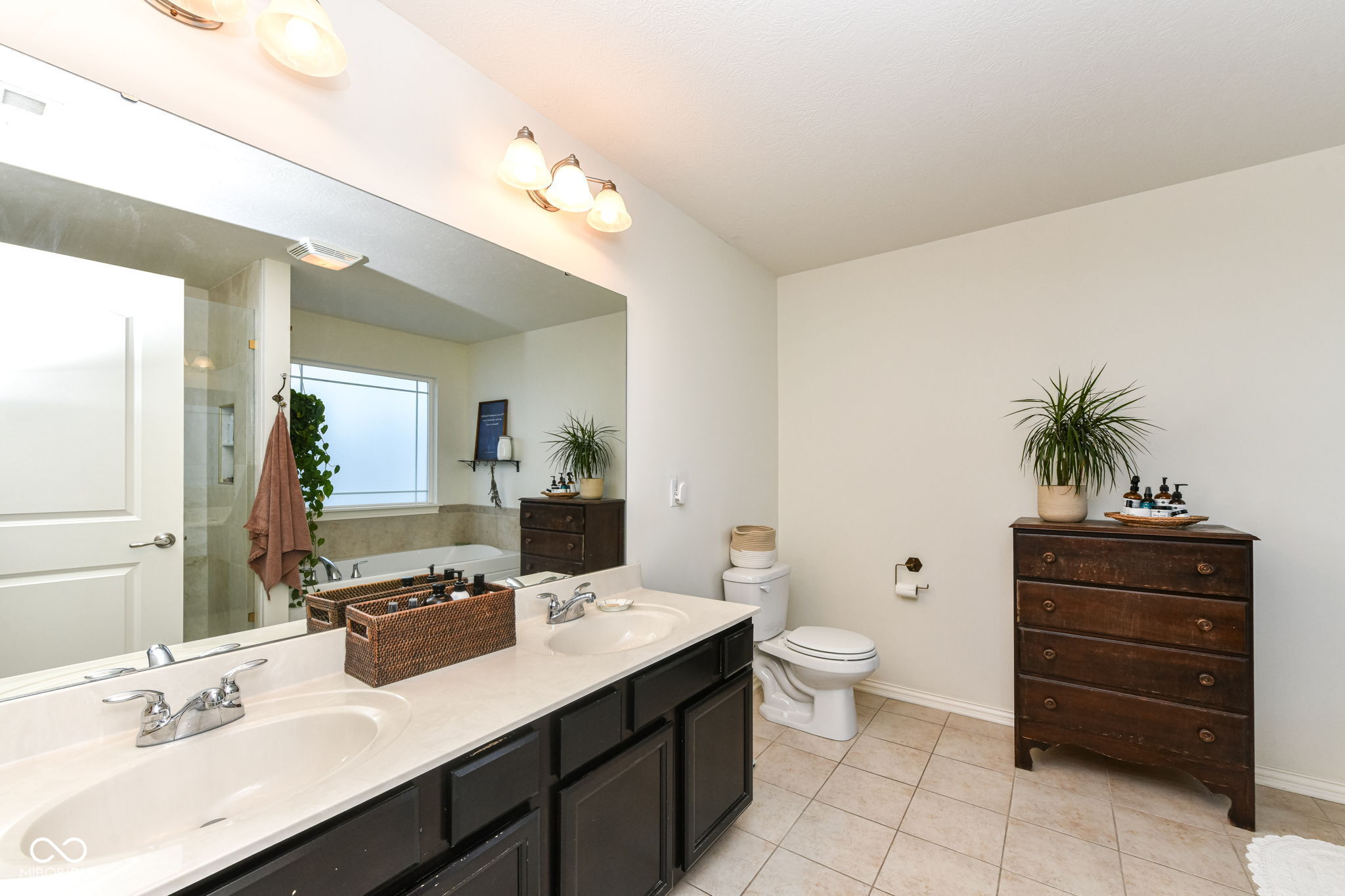 11046 Chapel Park Drive N