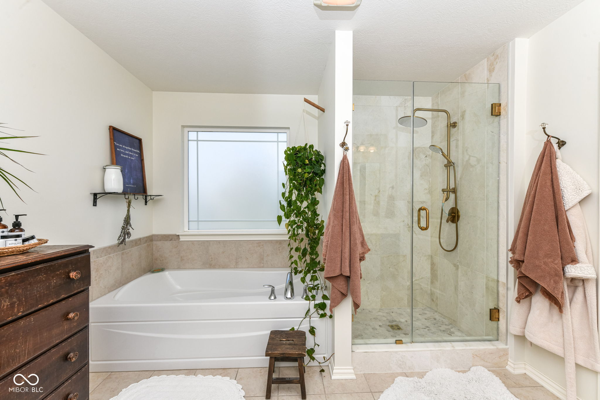 11046 Chapel Park Drive N