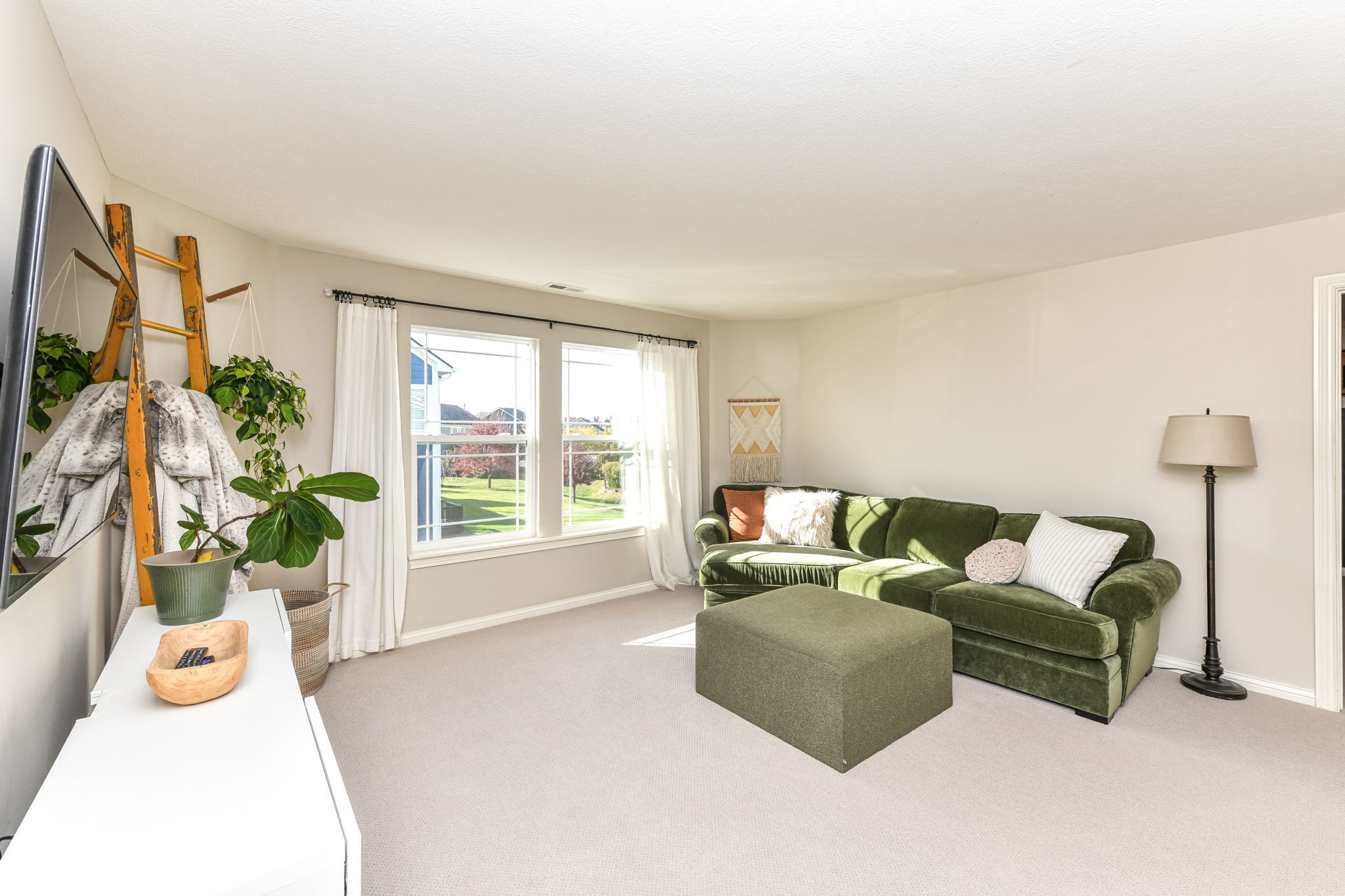 11046 Chapel Park Drive N