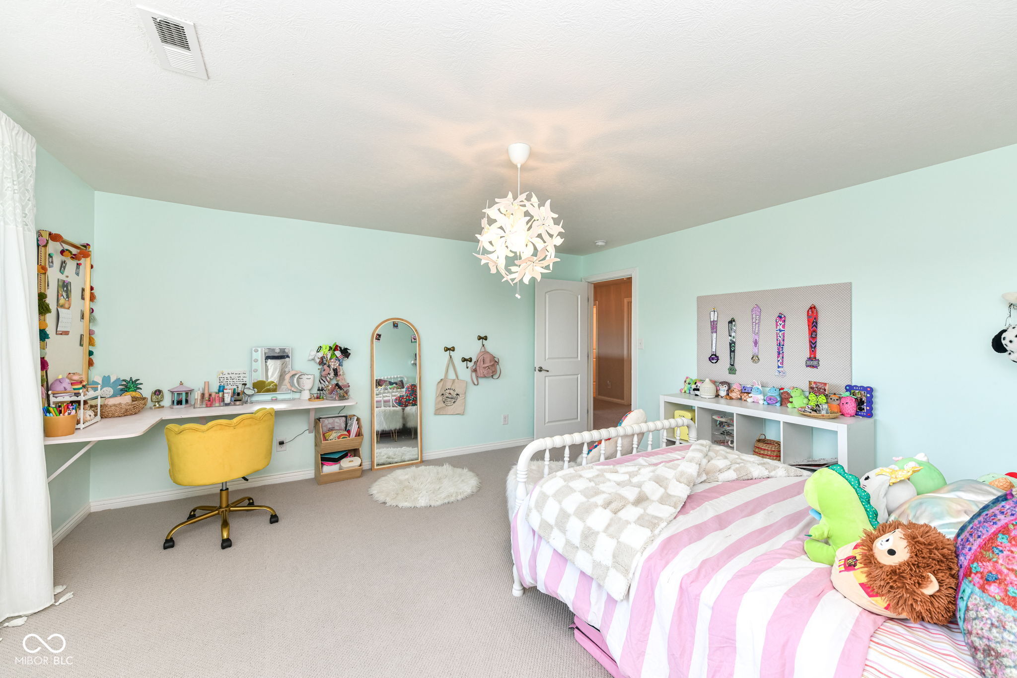 11046 Chapel Park Drive N