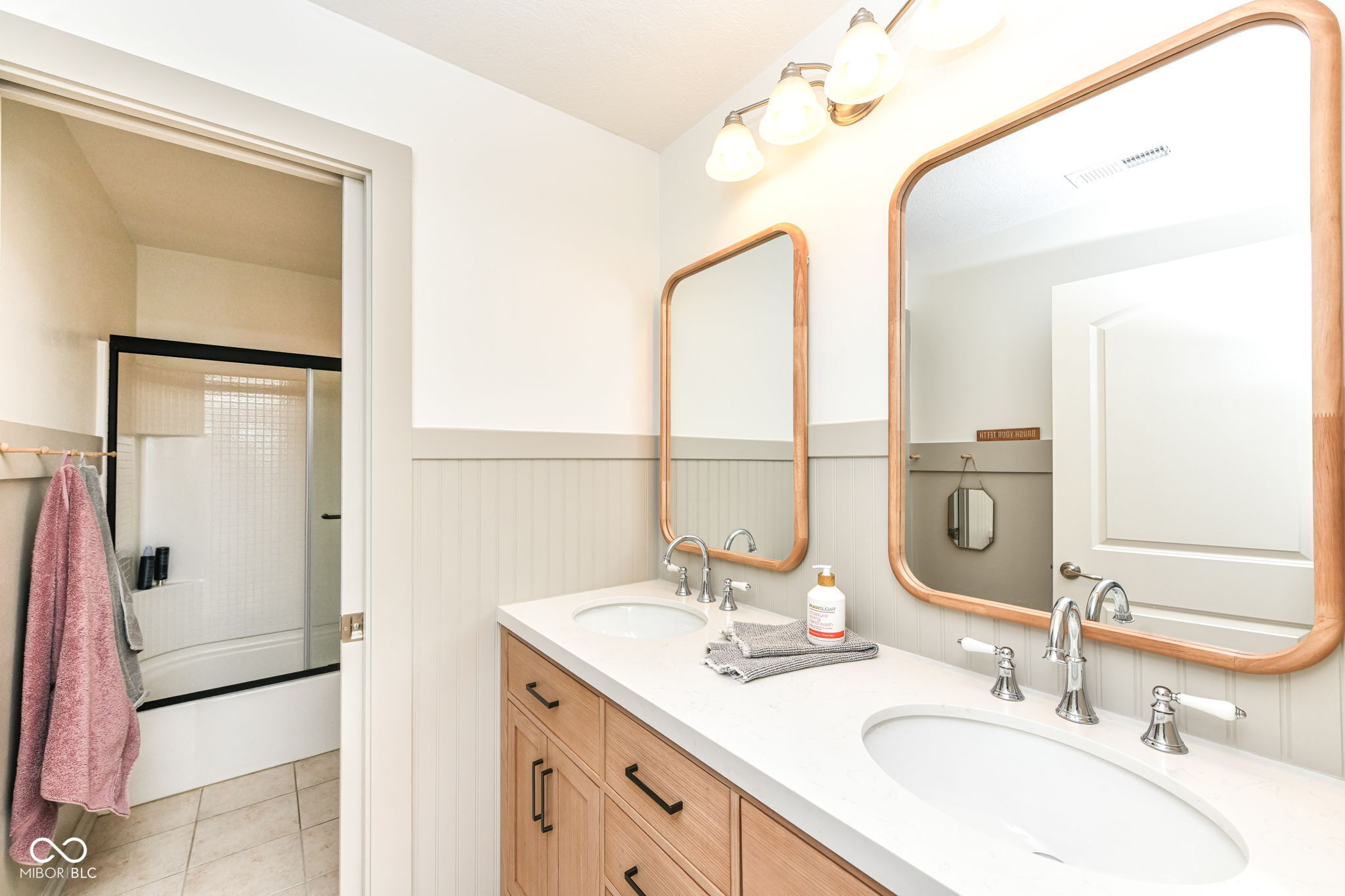 11046 Chapel Park Drive N