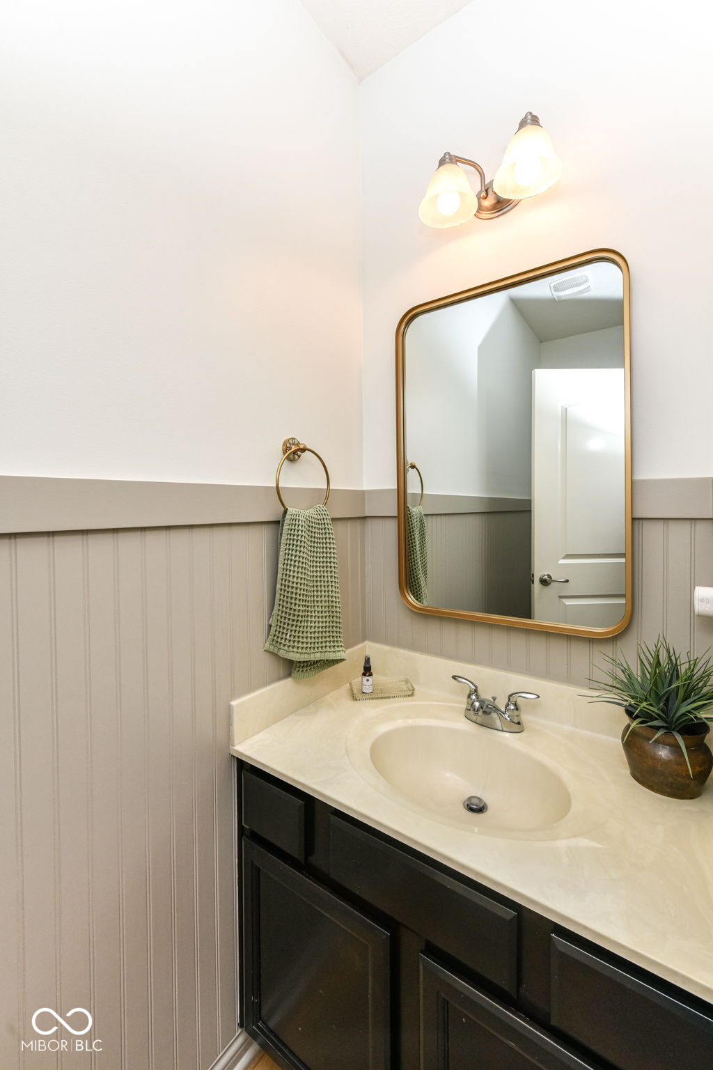 11046 Chapel Park Drive N