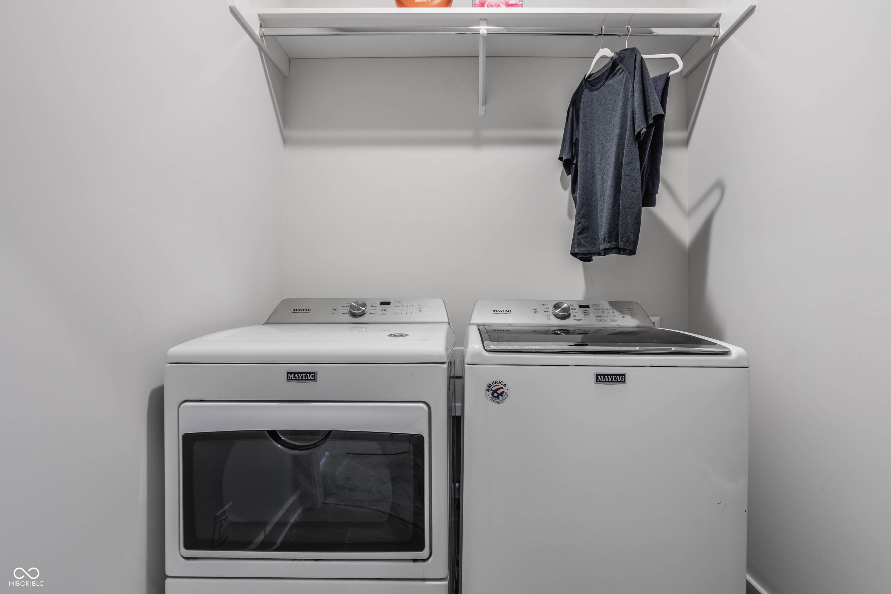 1561 N College Avenue