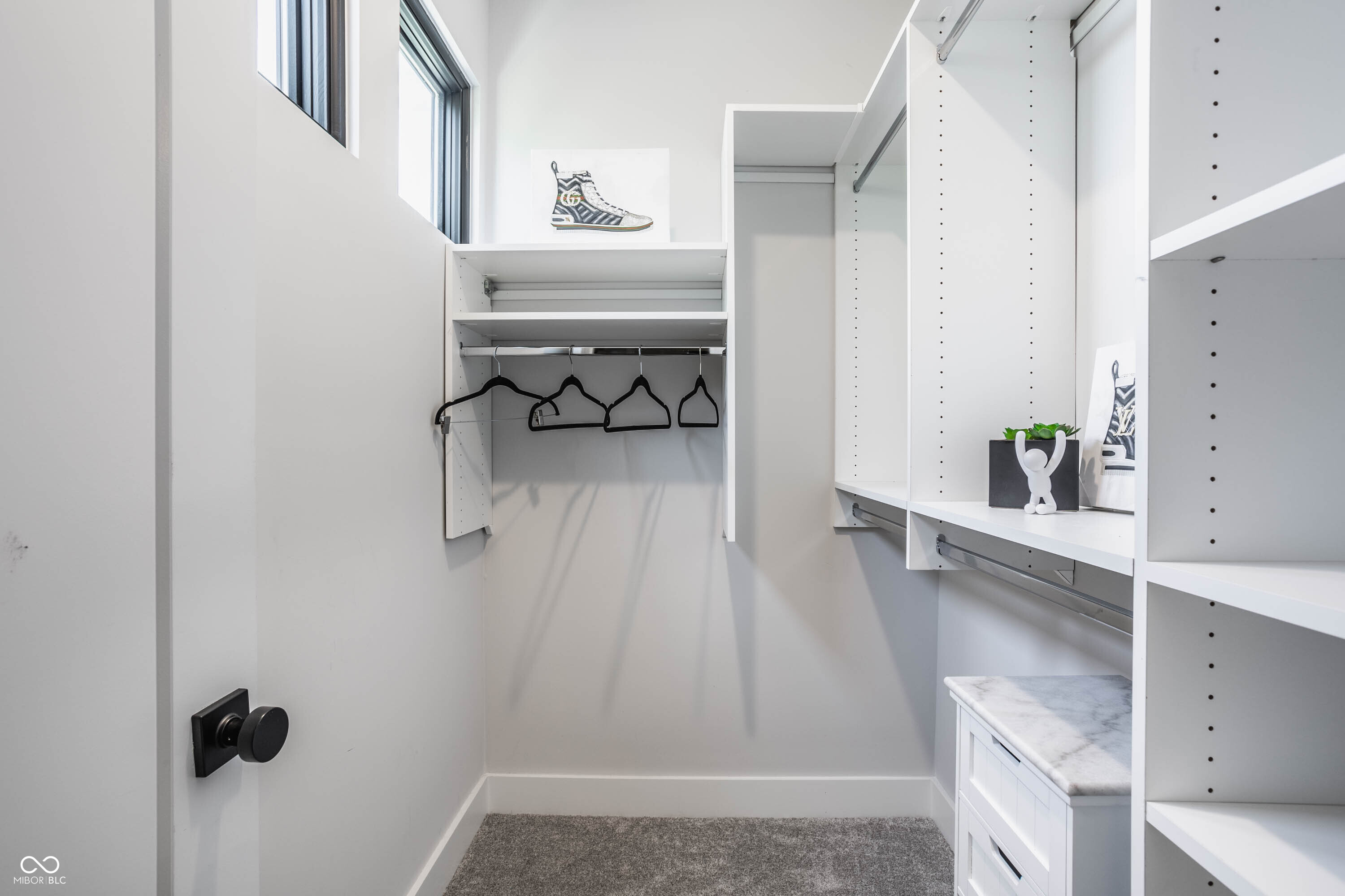 1561 N College Avenue