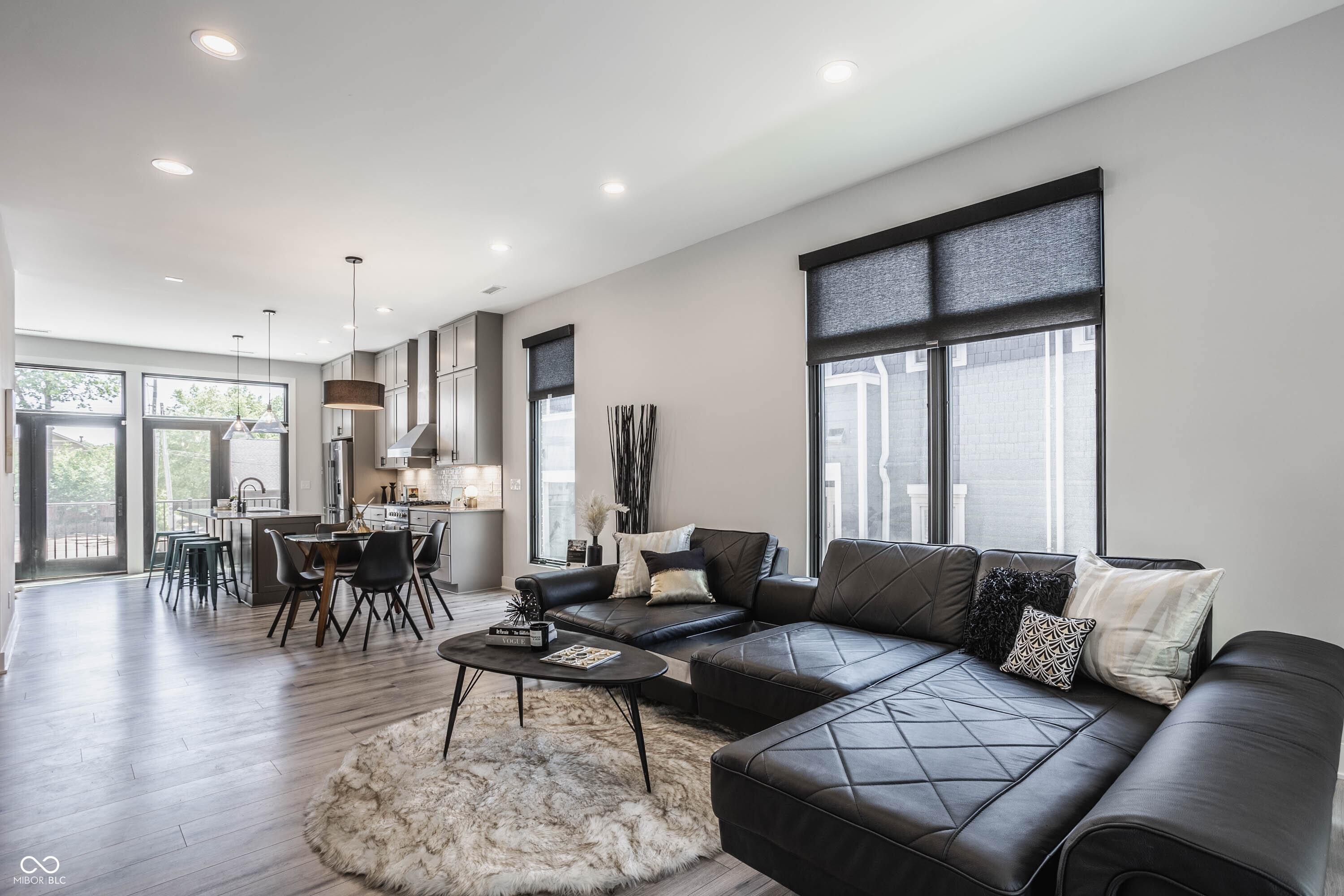 1561 N College Avenue