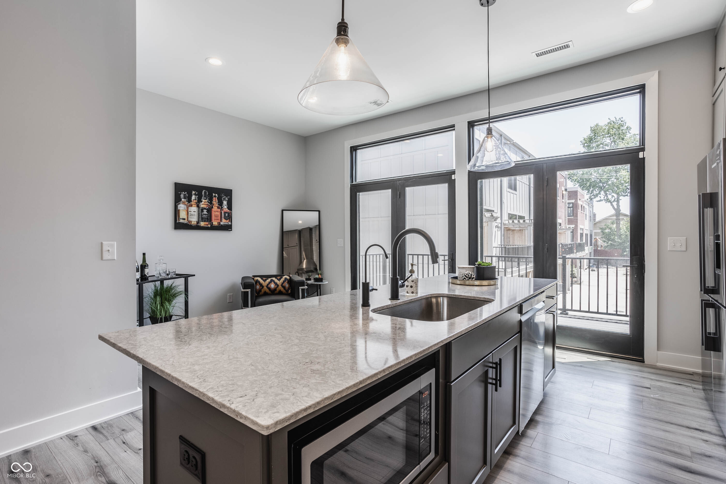 1561 N College Avenue