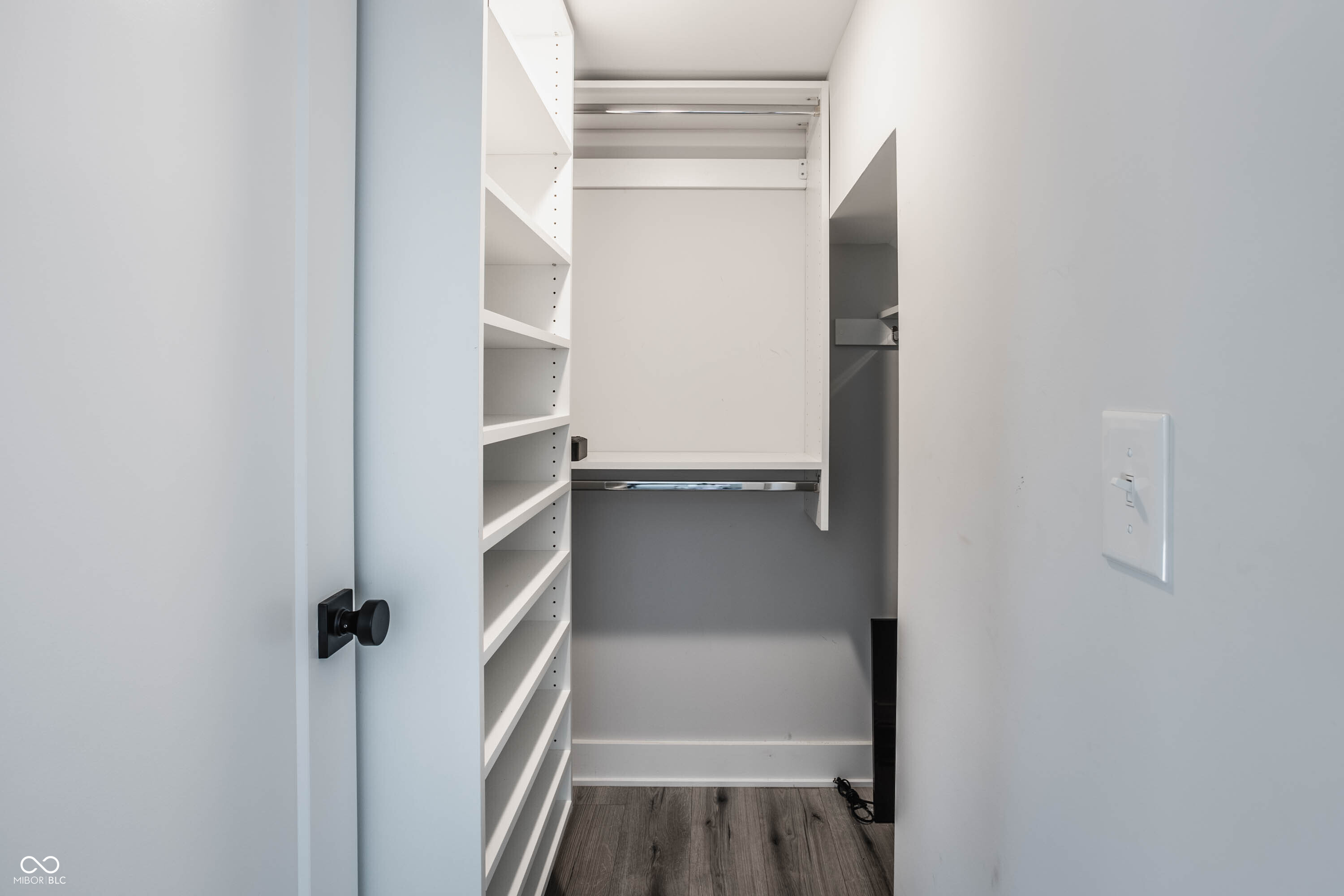 1561 N College Avenue