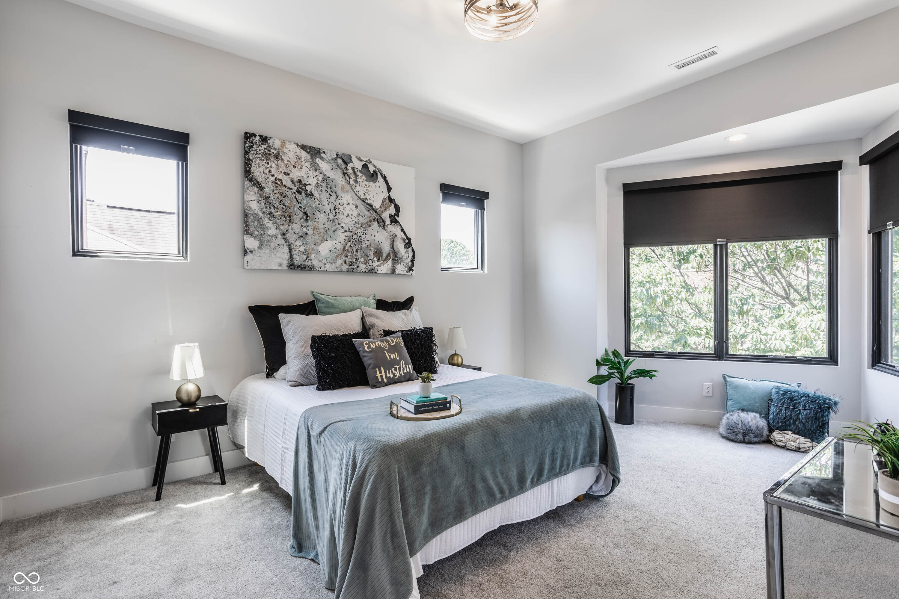 1561 N College Avenue