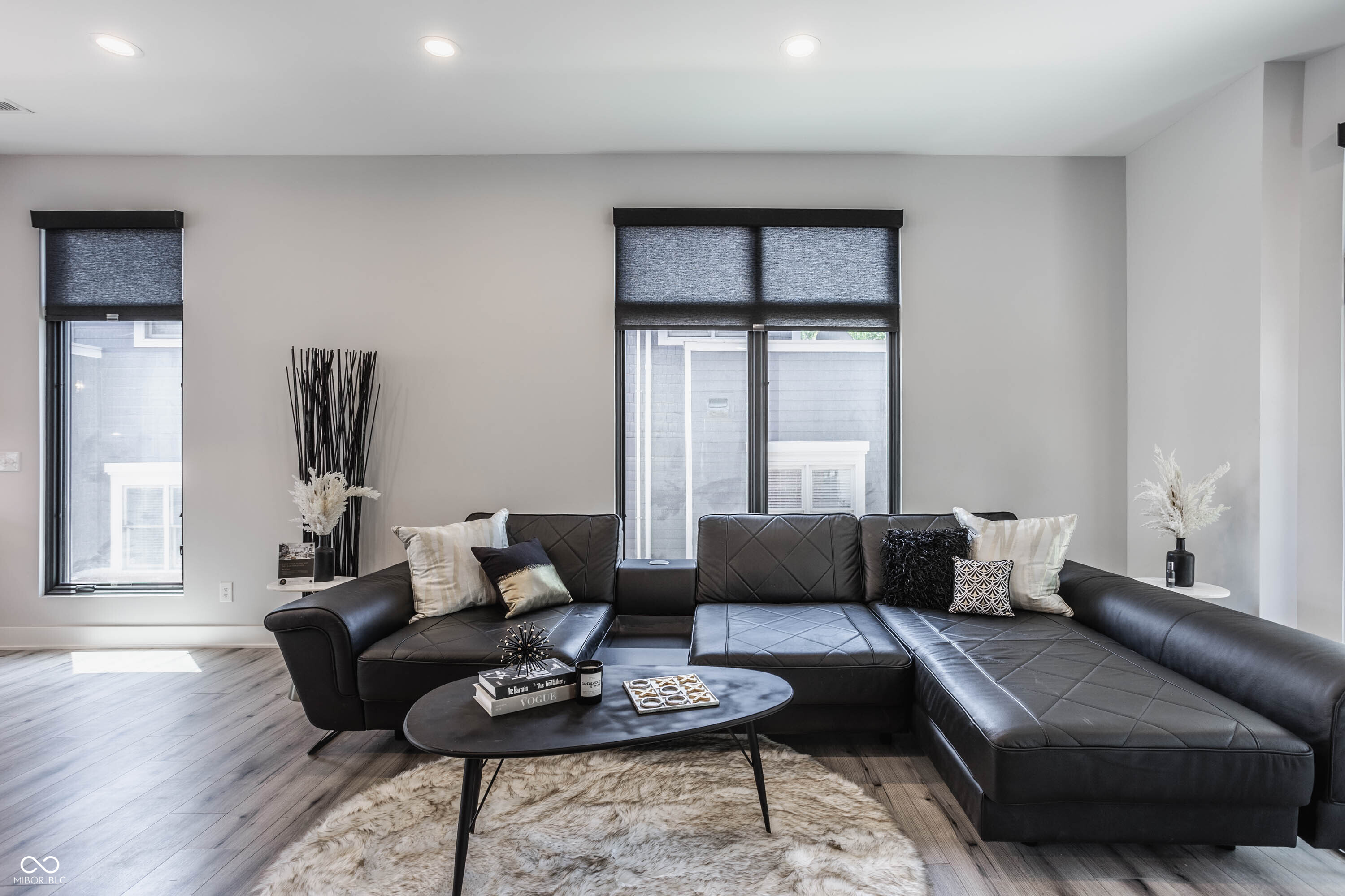 1561 N College Avenue