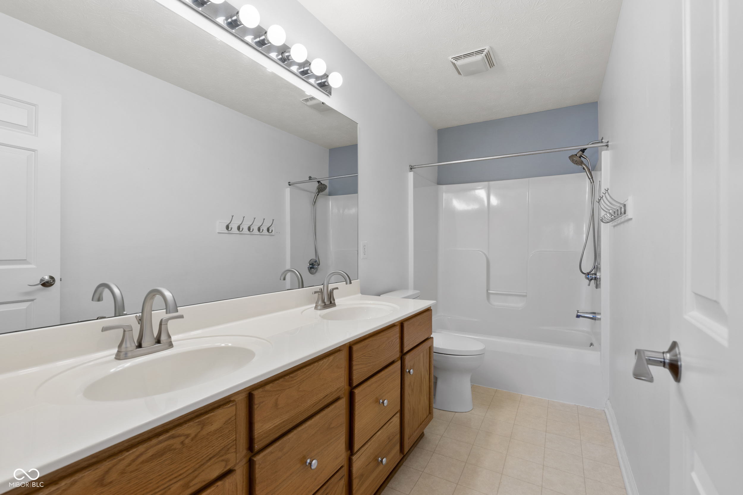 18487 Oriental Oak Court