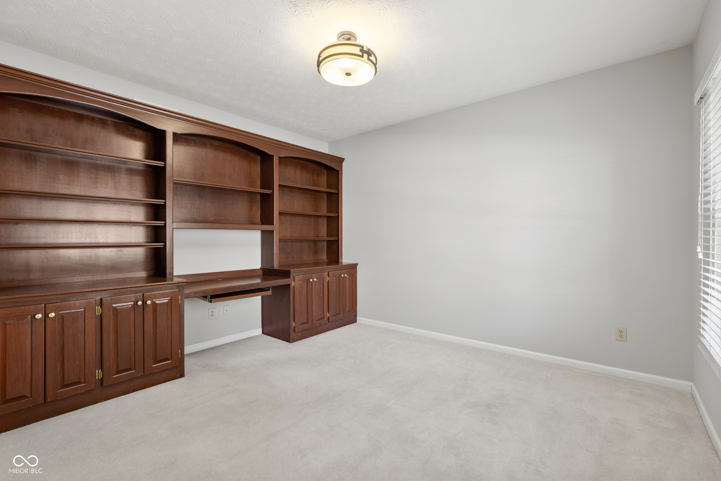 18487 Oriental Oak Court