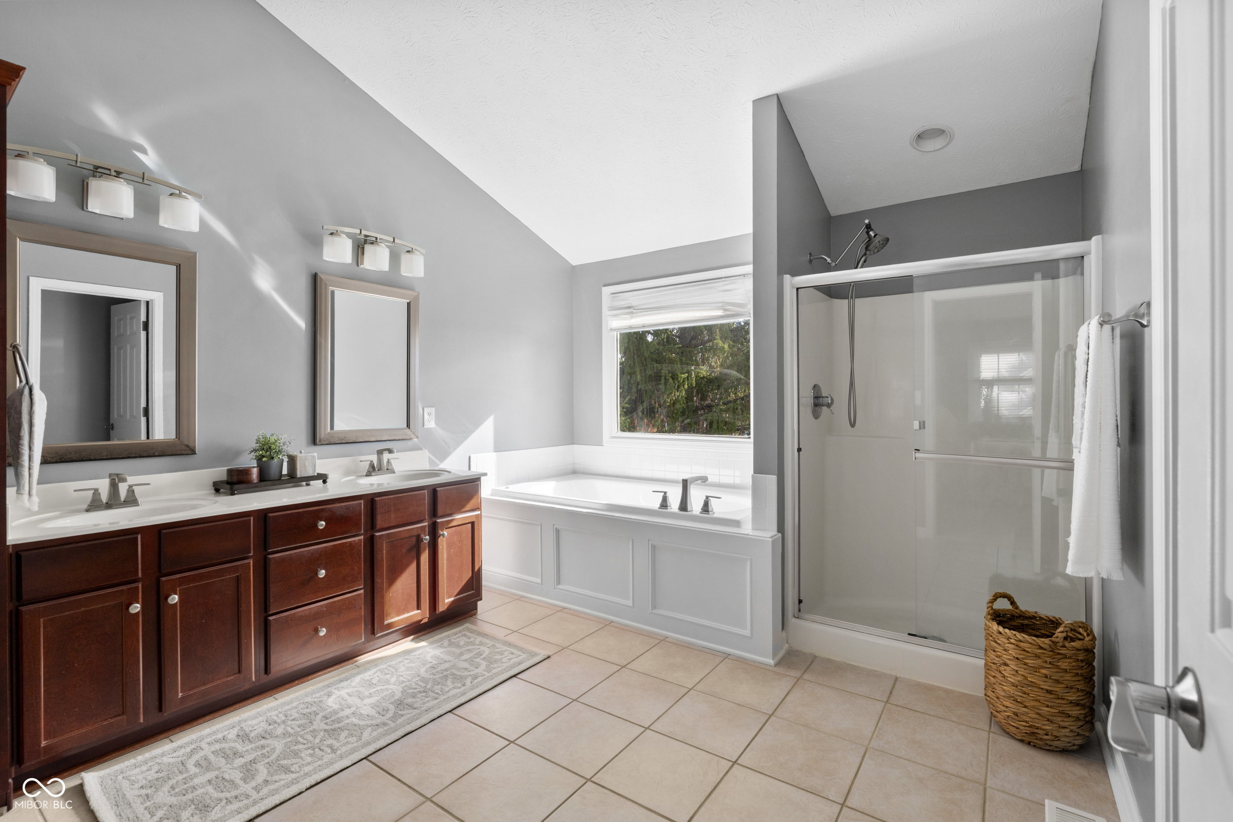 18487 Oriental Oak Court